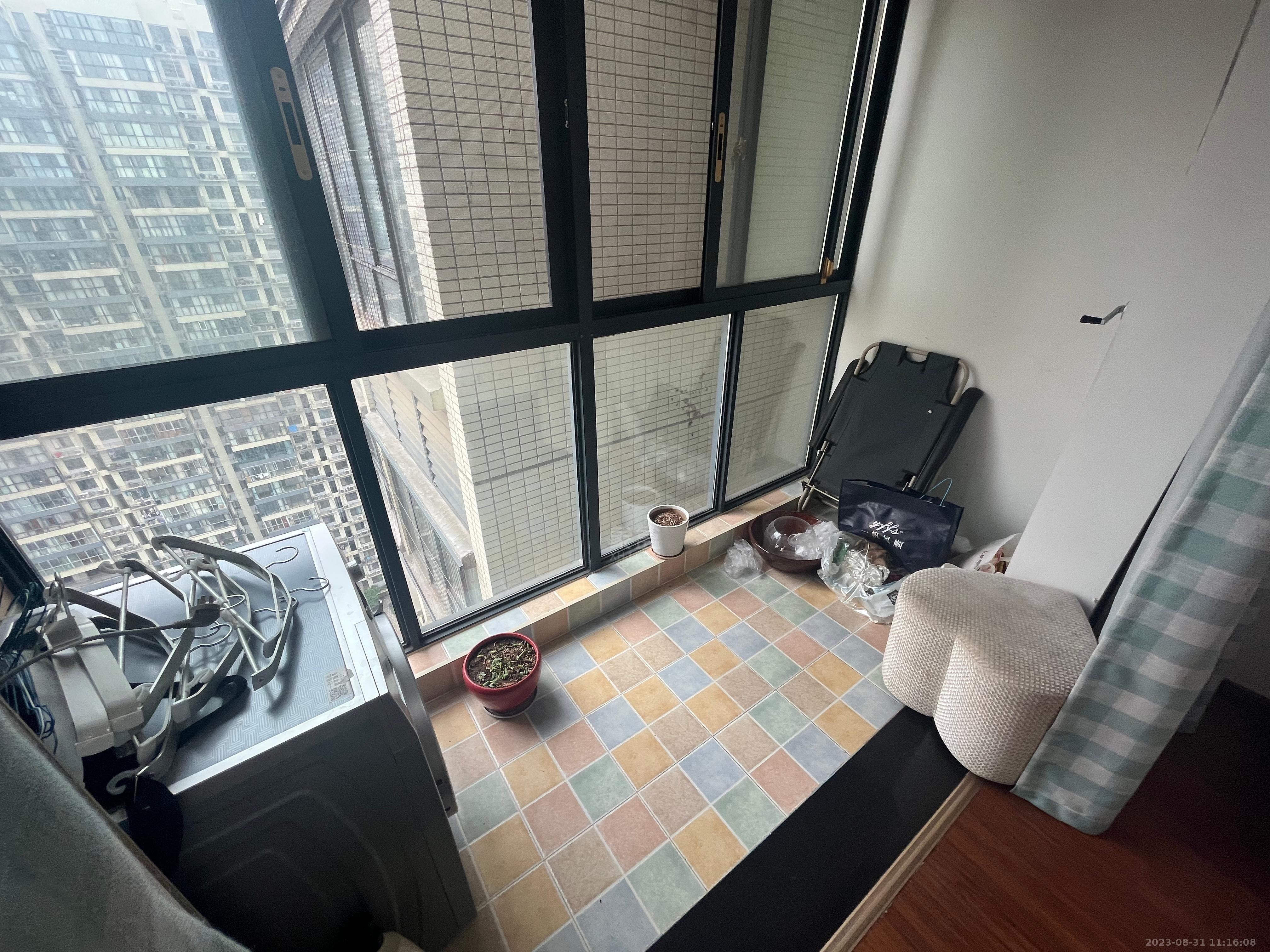 亿都新天地  3室2厅2卫   1700.00元/月室内图