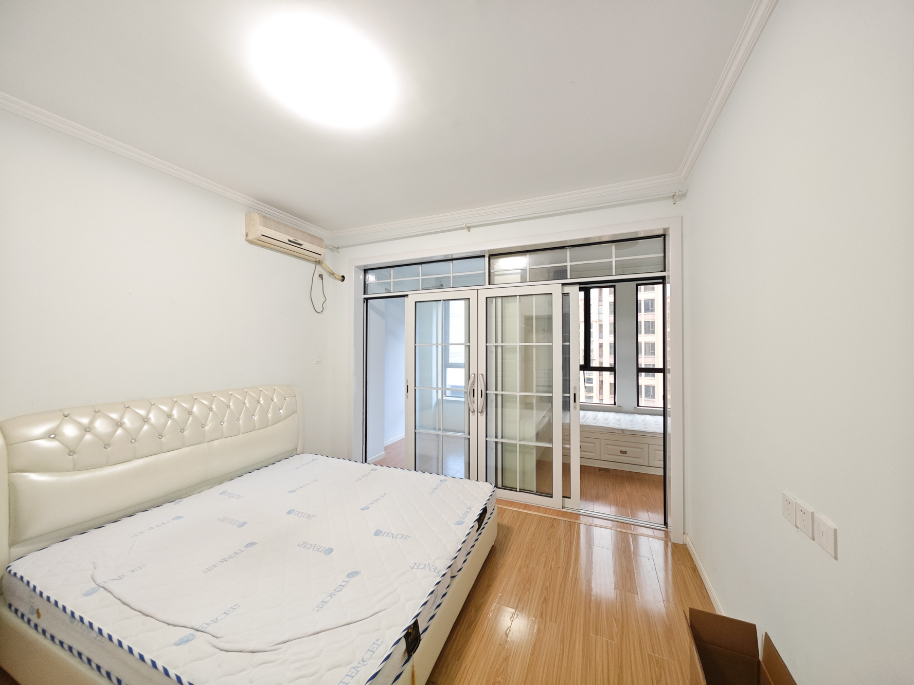 奥林匹克花园贡院三期 4室2厅2卫 92.8万 奥林匹克花园贡院三期 4室2厅2卫 92.8万卧室