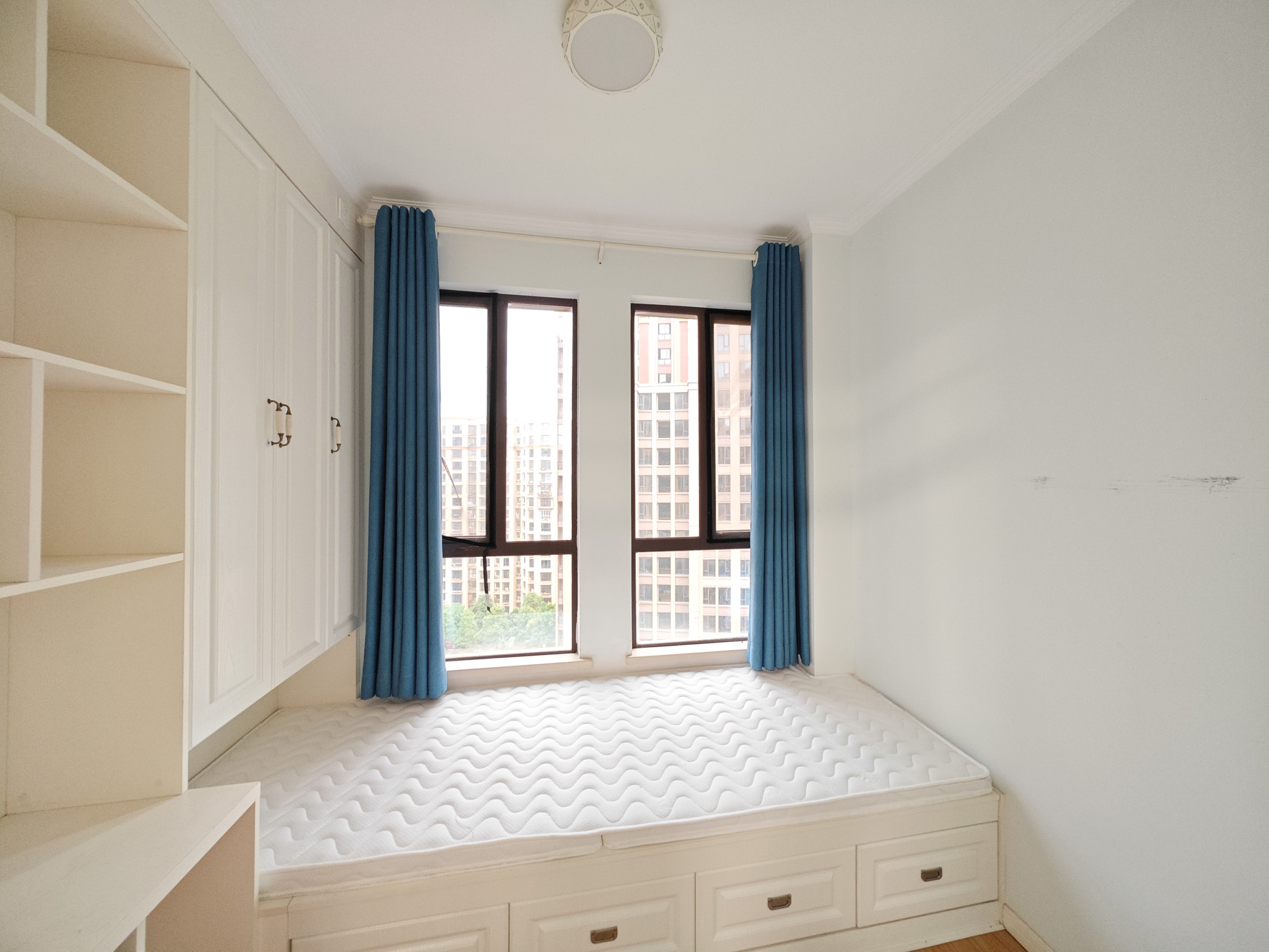 奥林匹克花园贡院三期 4室2厅2卫 92.8万 奥林匹克花园贡院三期 4室2厅2卫 92.8万卧室