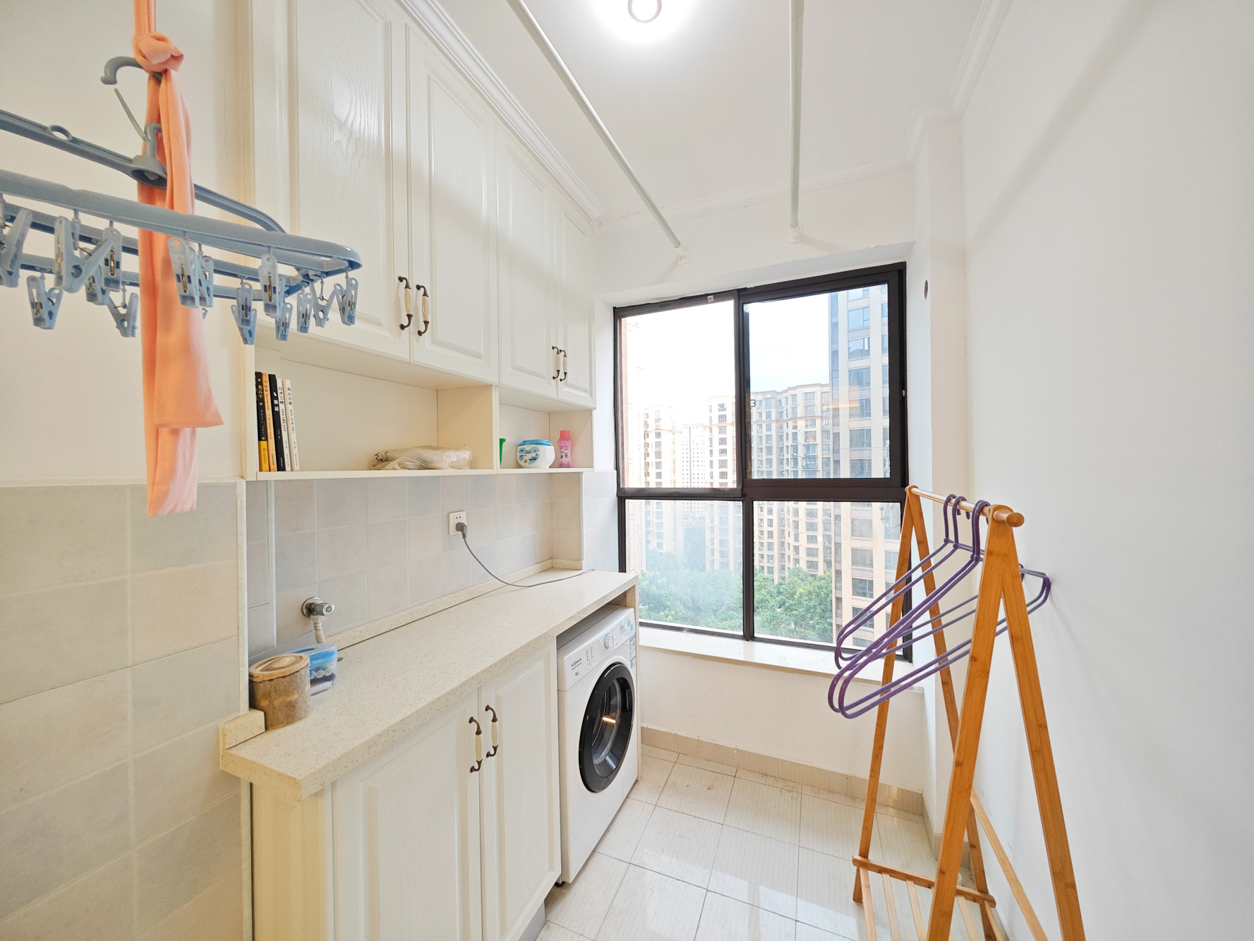 奥林匹克花园贡院三期 4室2厅2卫 92.8万 奥林匹克花园贡院三期 4室2厅2卫 92.8万阳台