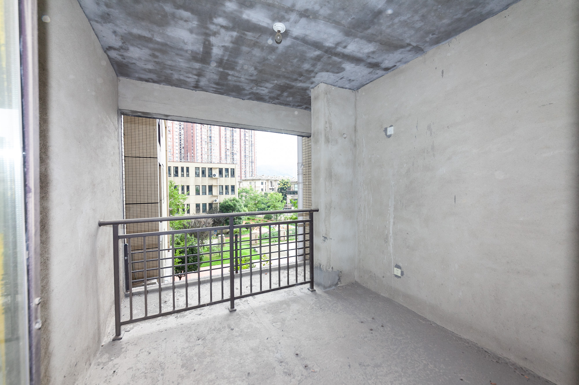 乾源国际 3室2厅2卫 65.0万 乾源国际 3室2厅2卫 65.0万卧室