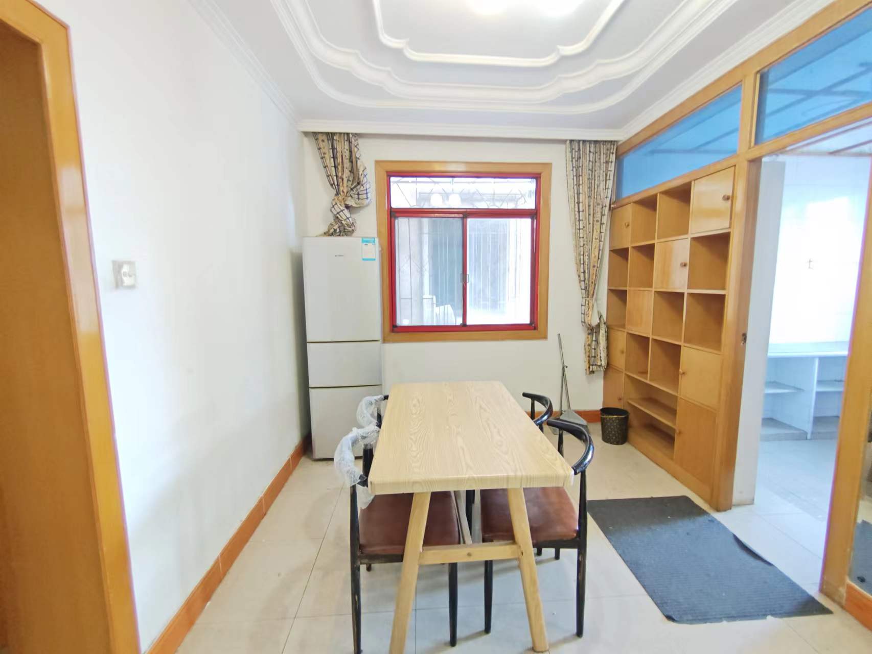 建冶第一小区  3室2厅1卫   42.80万客厅