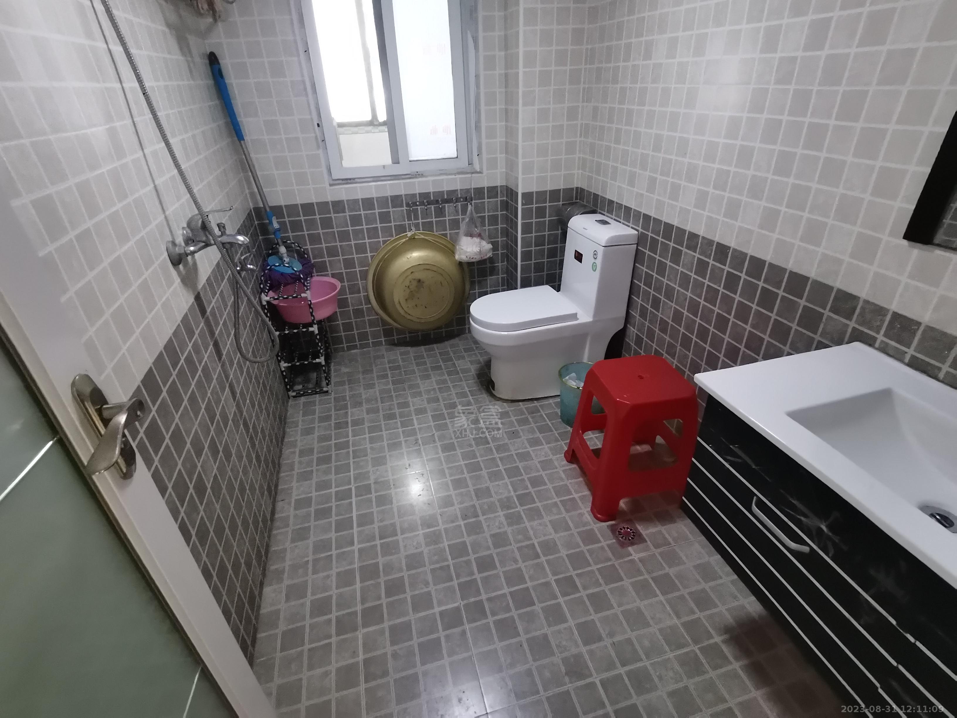 莱茵小镇  2室2厅2卫   1300.00元/月室内图