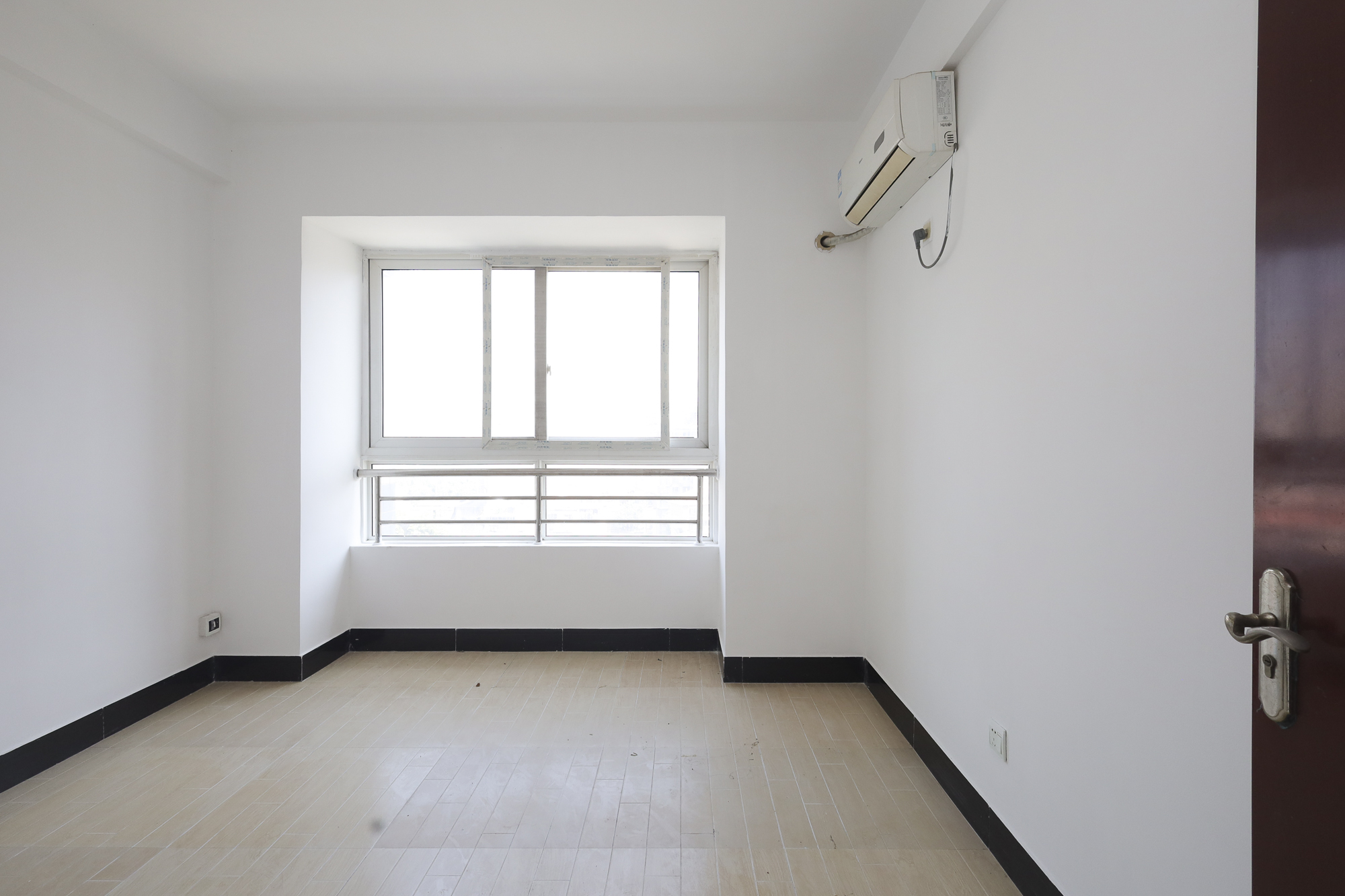 星蓝湾  4室2厅2卫    118.8万卧室