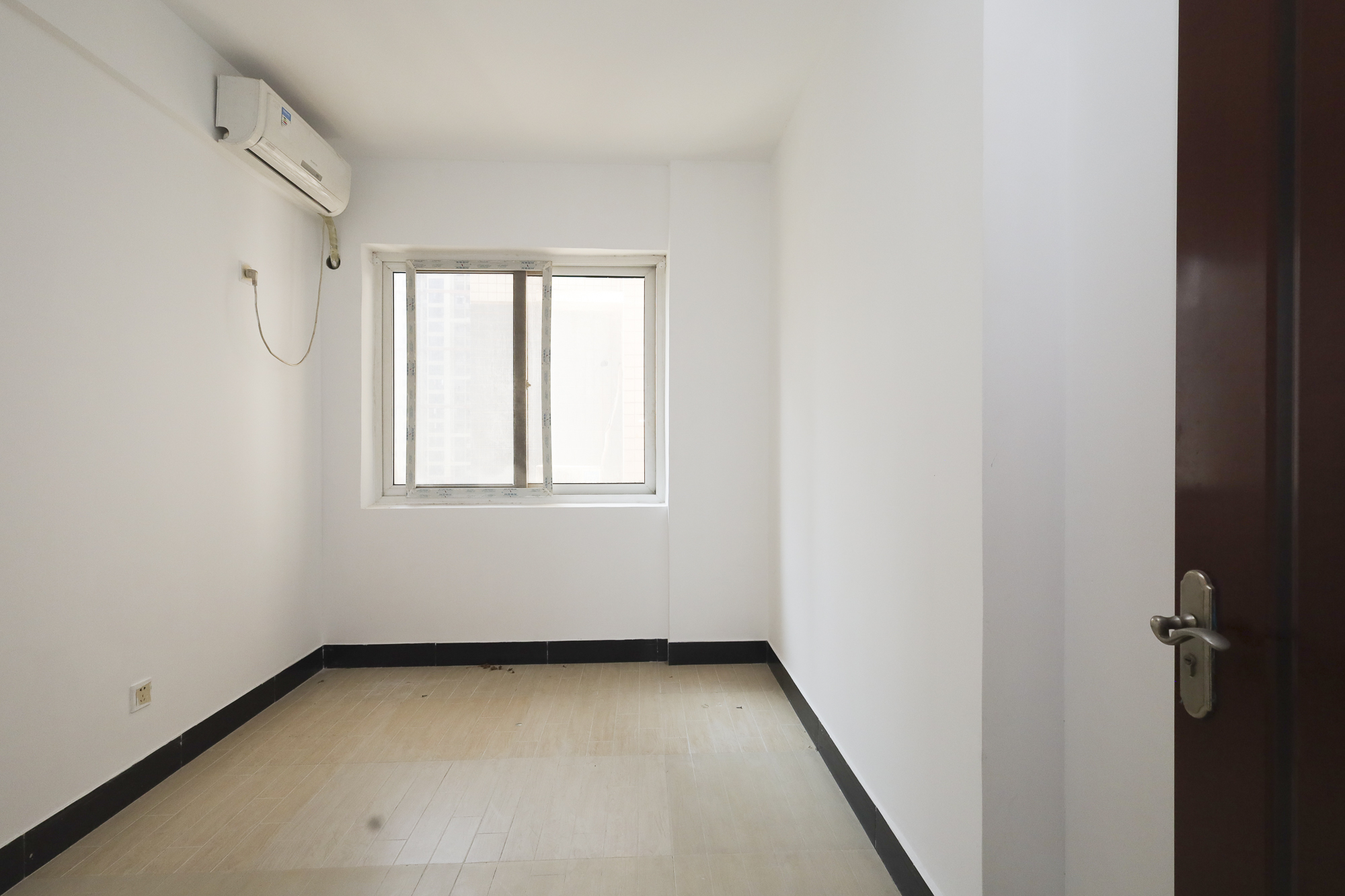 星蓝湾  4室2厅2卫    118.8万卧室