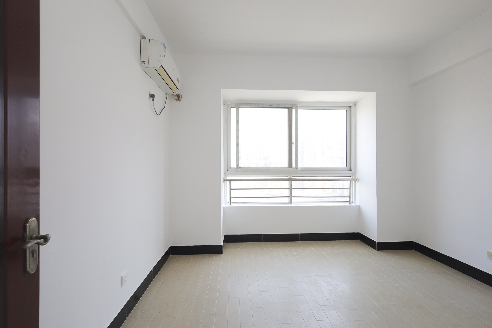 星蓝湾  4室2厅2卫    118.8万卧室