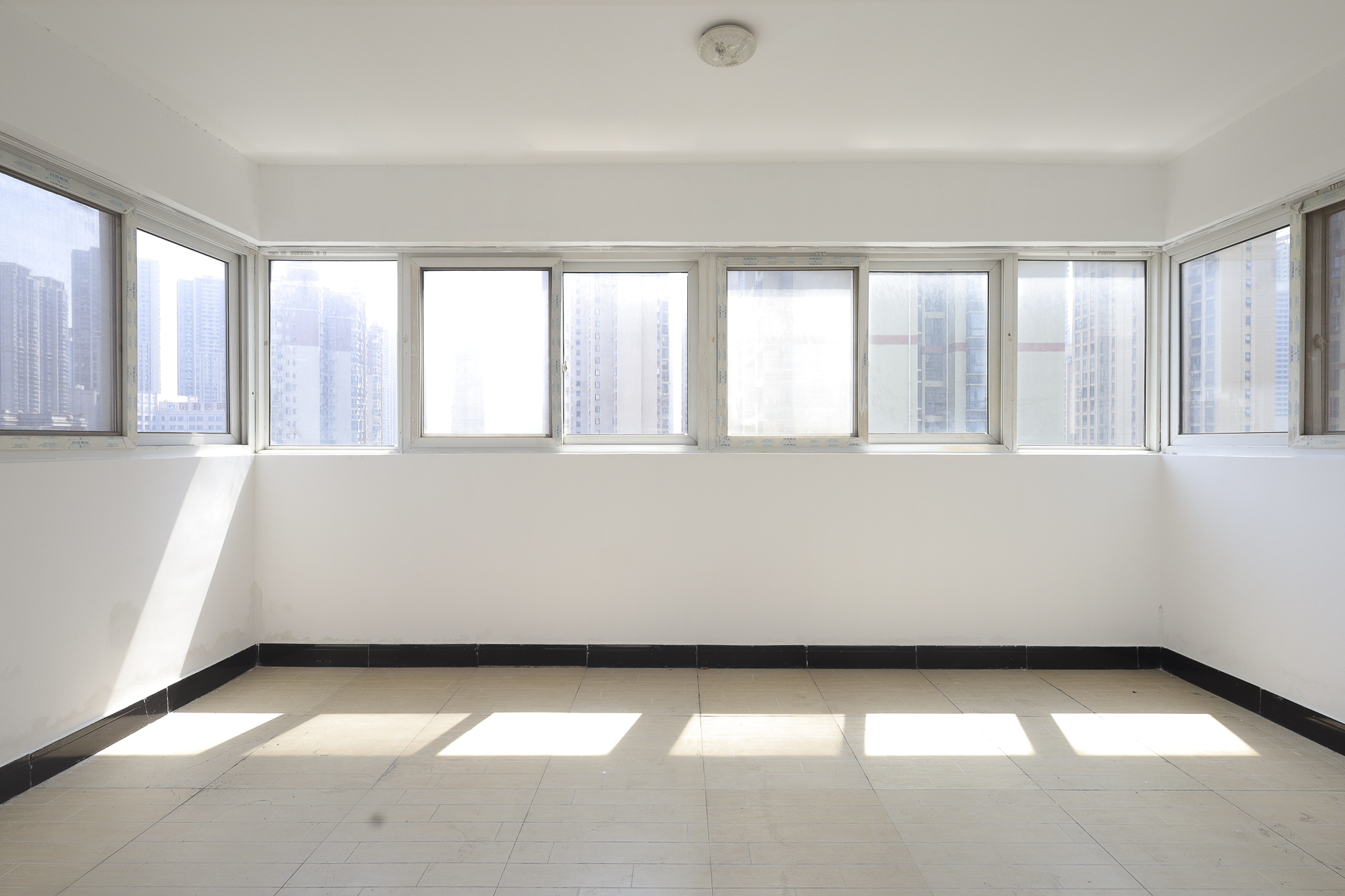 星蓝湾  4室2厅2卫    118.8万阳台