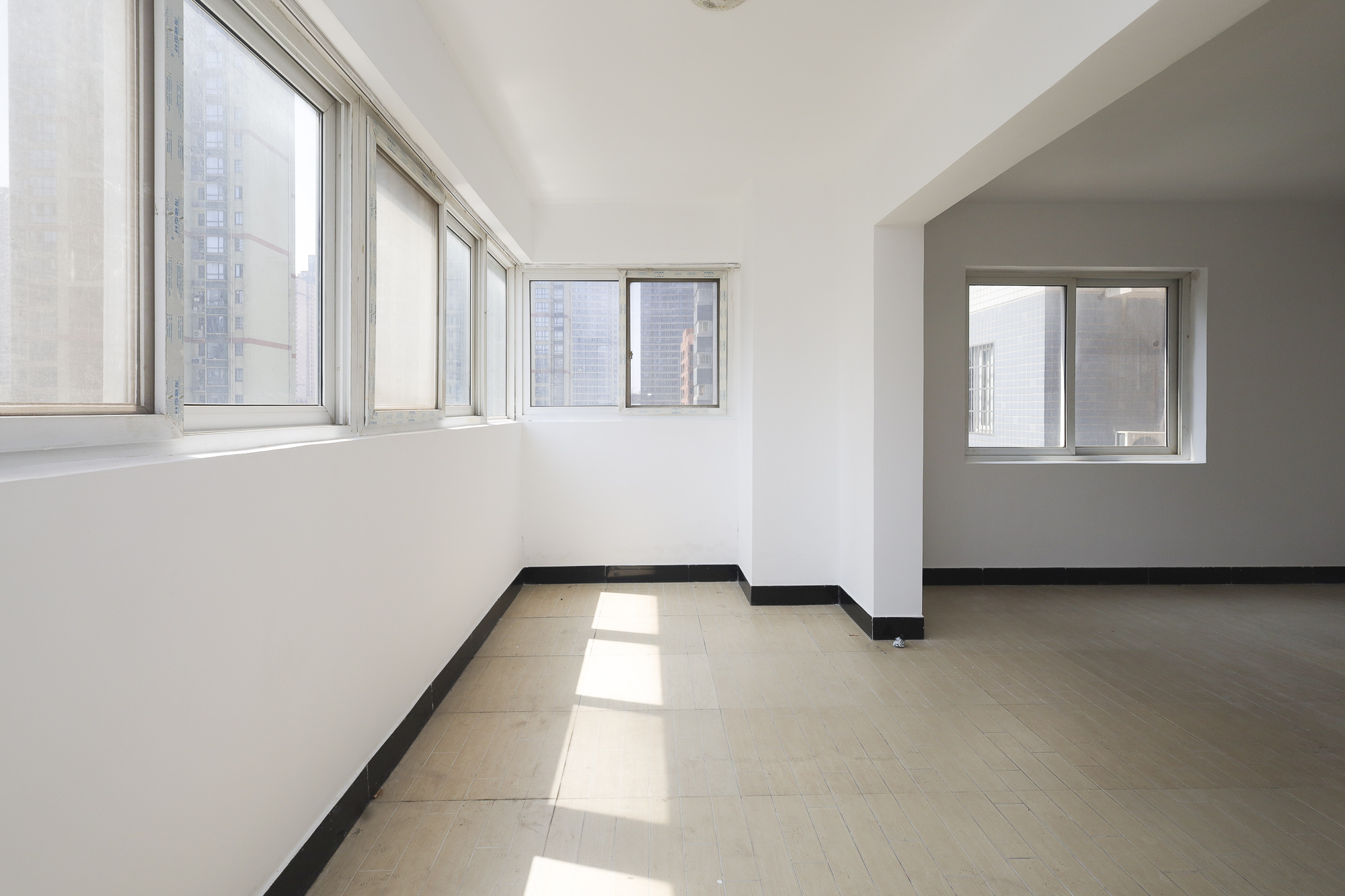 星蓝湾  4室2厅2卫    118.8万阳台