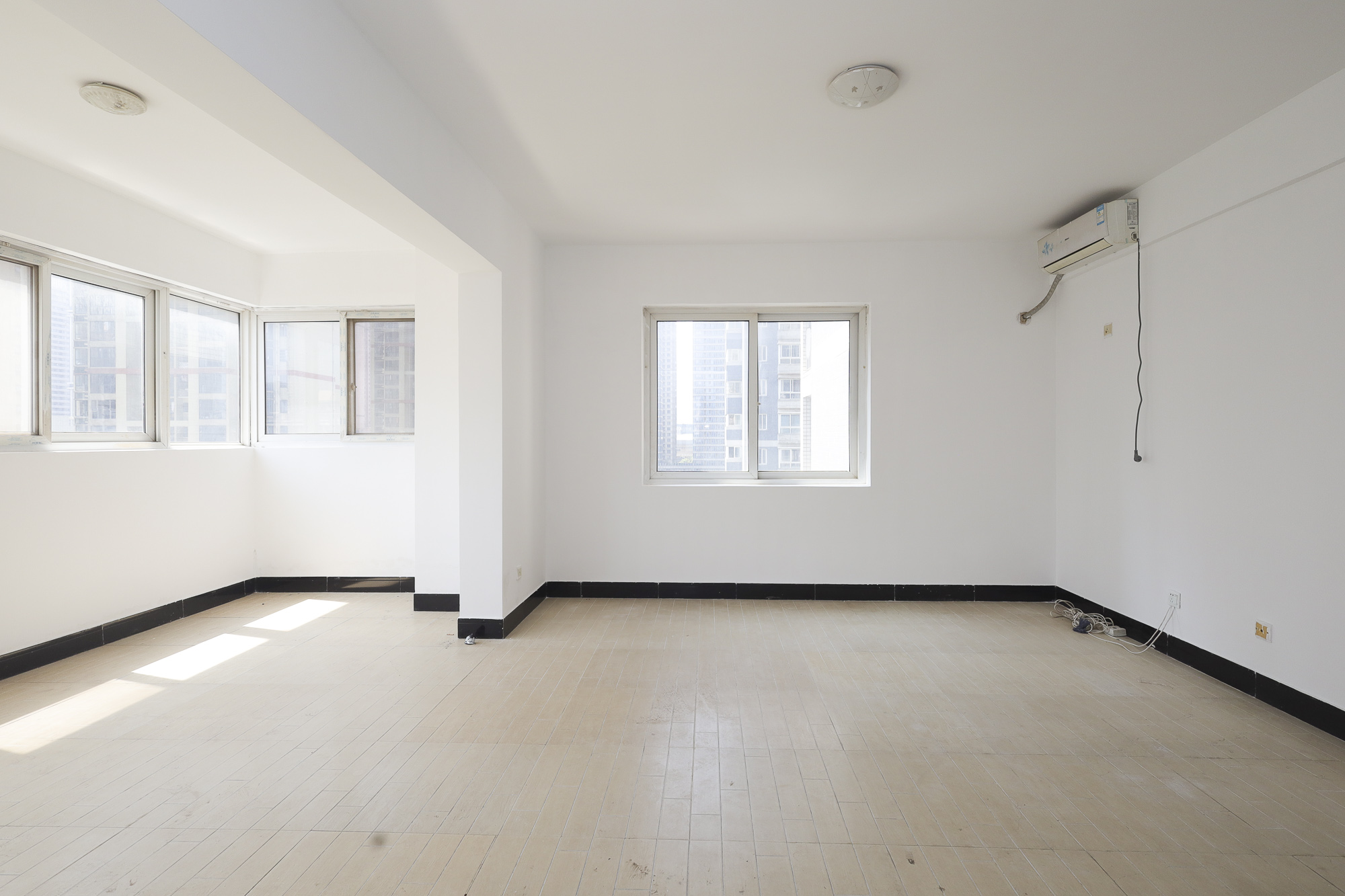 星蓝湾  4室2厅2卫    118.8万卧室