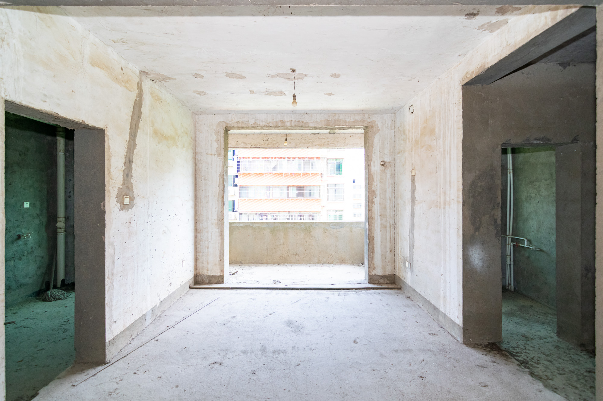 新都小区 5室2厅2卫 88.00万 新都小区 5室2厅2卫 88.00万客厅