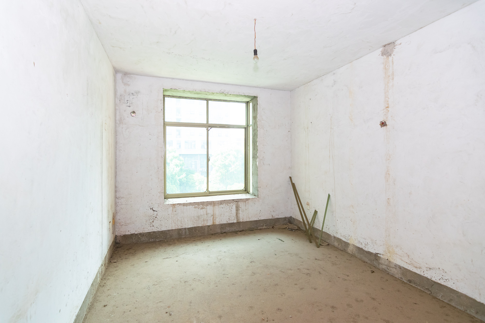 新都小区 5室2厅2卫 88.00万 新都小区 5室2厅2卫 88.00万卧室