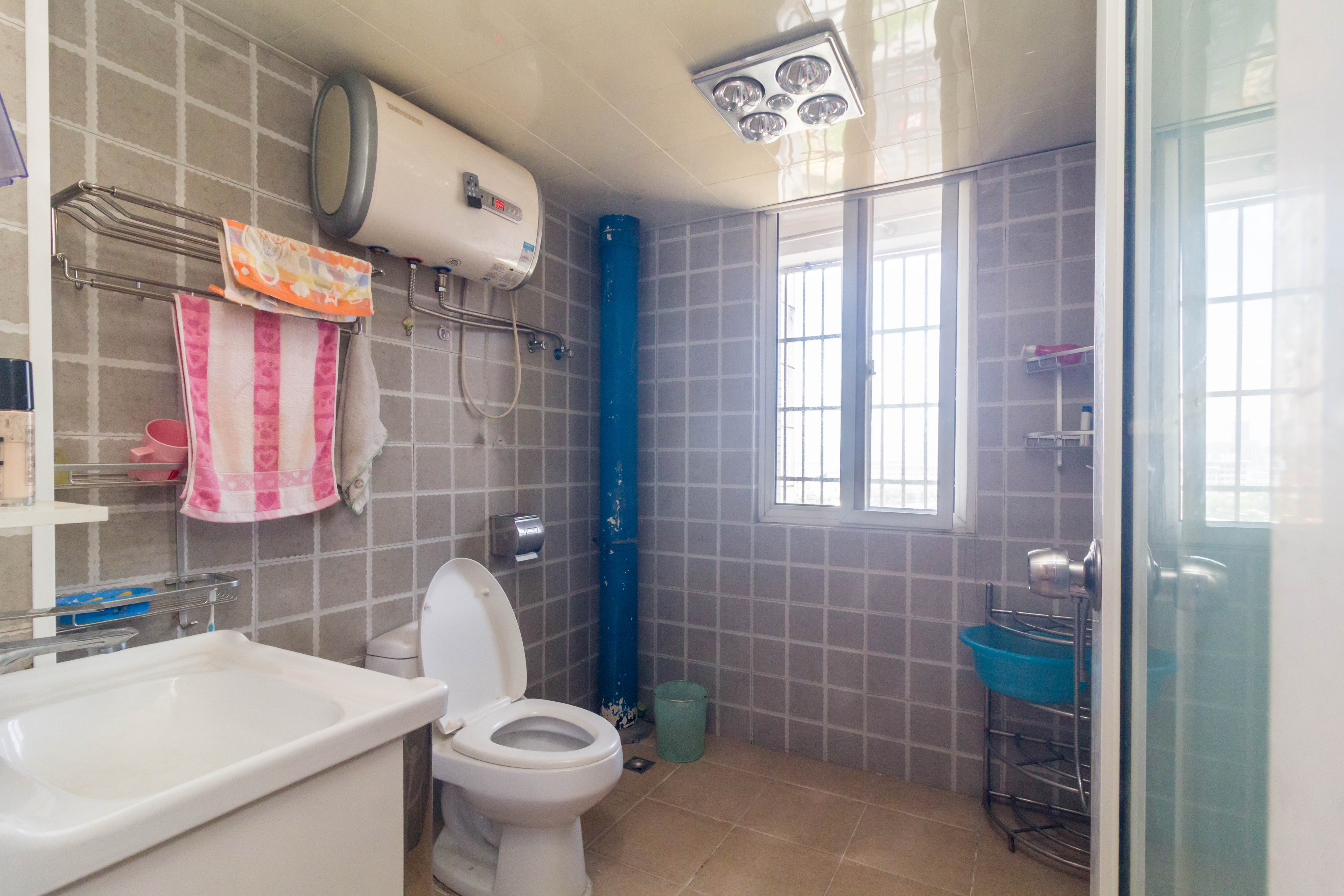 未来蜂巢 3室1厅2卫 55.8万 未来蜂巢 3室1厅2卫 55.8万卫生间