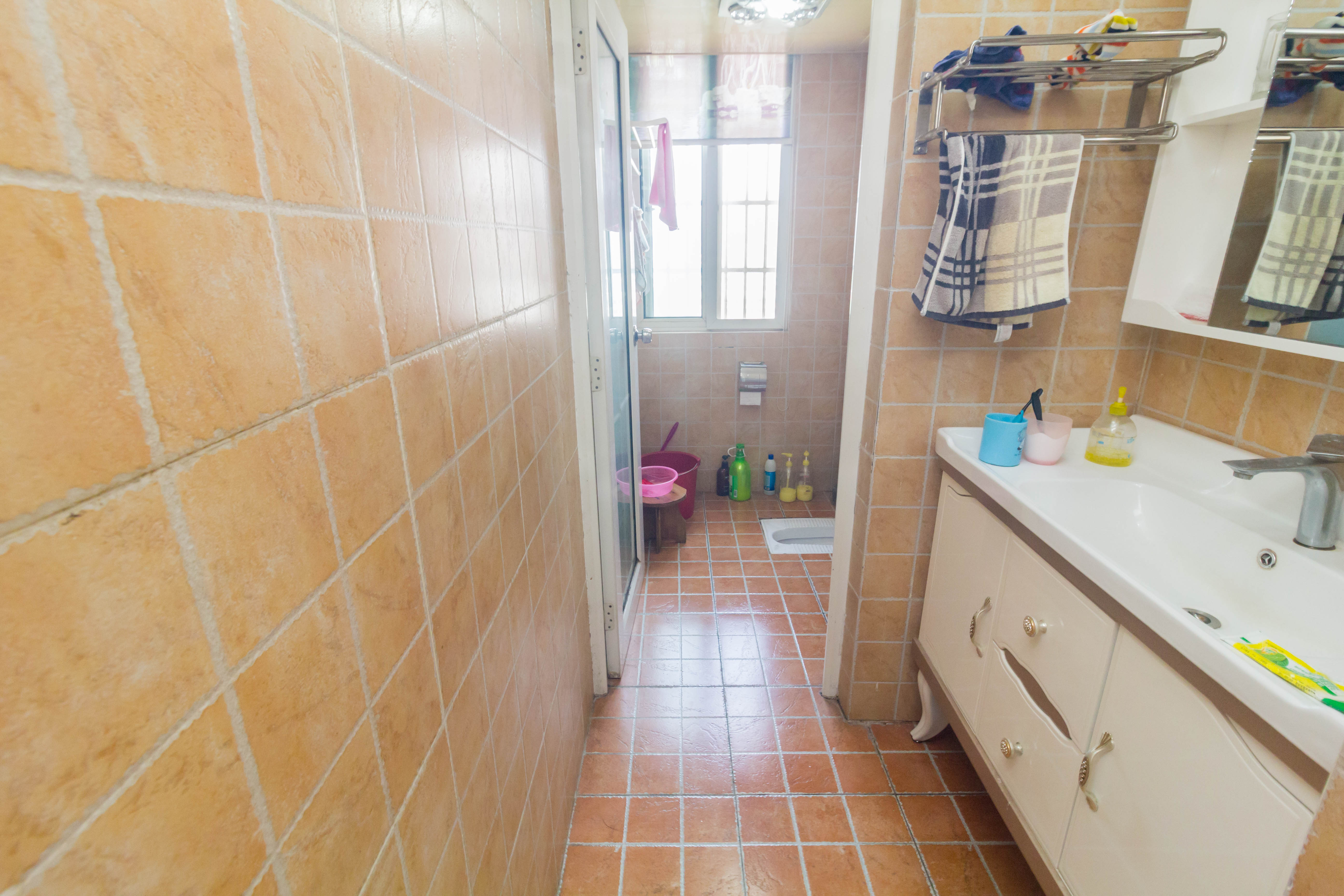 未来蜂巢 3室1厅2卫 55.8万 未来蜂巢 3室1厅2卫 55.8万卫生间