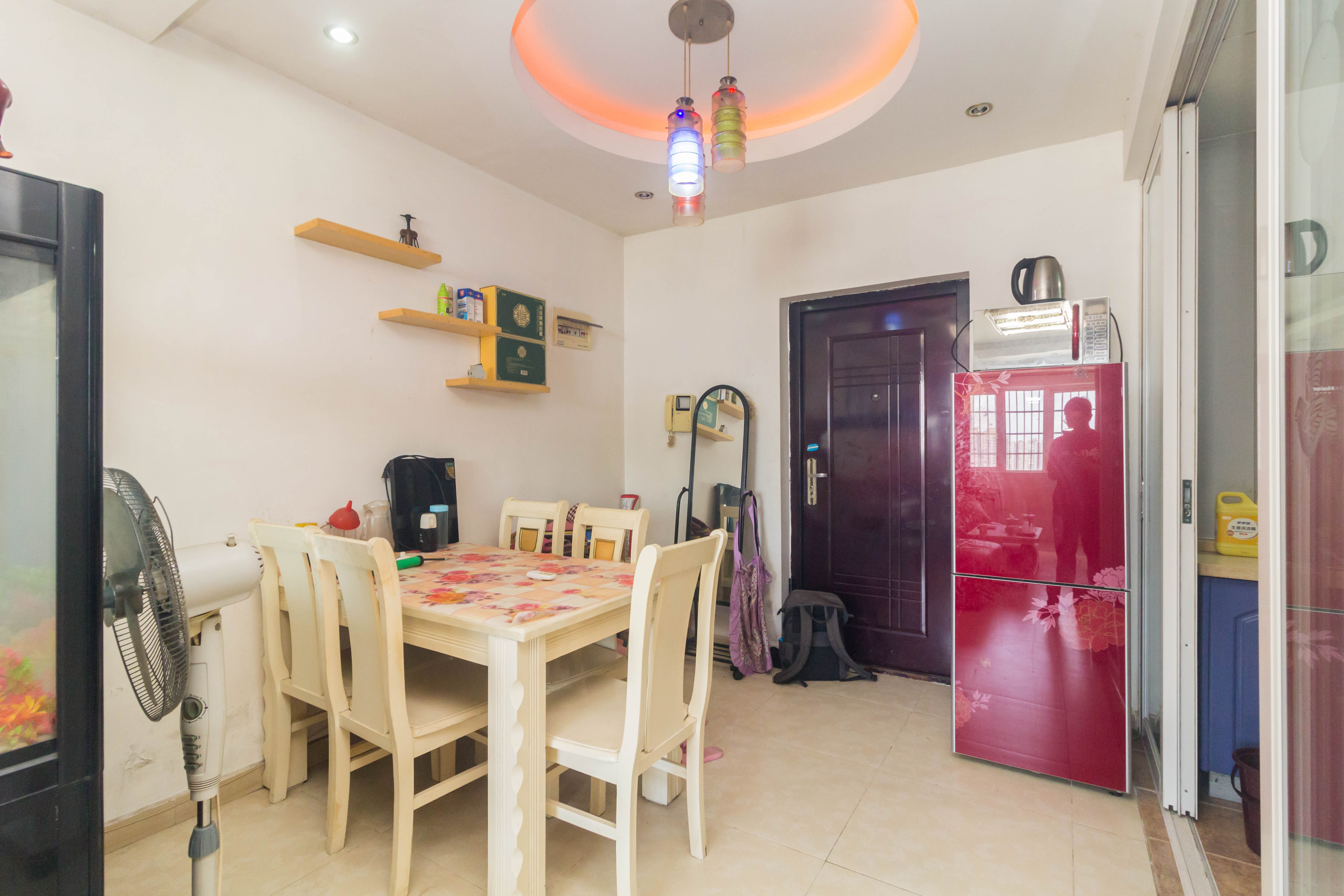 未来蜂巢 3室1厅2卫 55.8万 未来蜂巢 3室1厅2卫 55.8万客厅