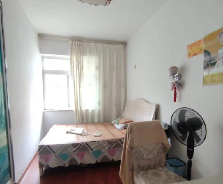 财富小区  3室2厅1卫    43.8万 财富小区  3室2厅1卫    43.8万室内图