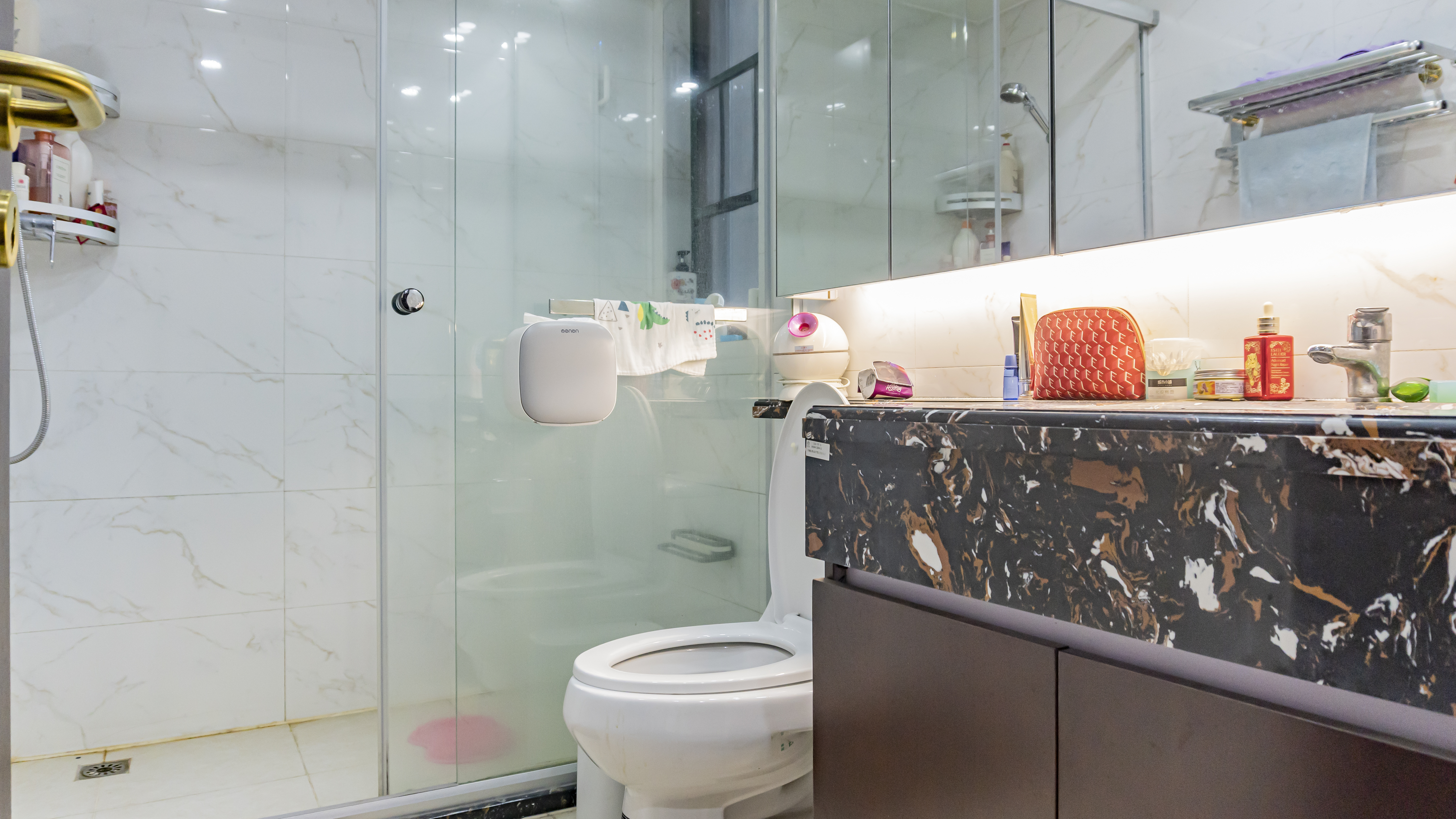 恒大绿洲 3室2厅2卫 98.8万 恒大绿洲 3室2厅2卫 98.8万室内图