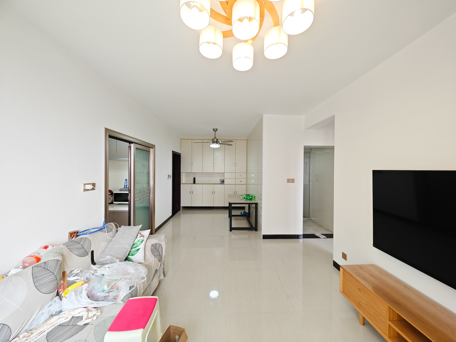 蓝光幸福满庭 3室2厅1卫 82.0万 蓝光幸福满庭 3室2厅1卫 82.0万客厅