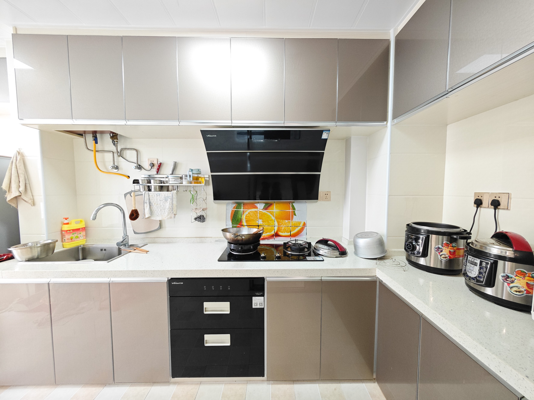 蓝光幸福满庭 3室2厅1卫 82.0万 蓝光幸福满庭 3室2厅1卫 82.0万厨房