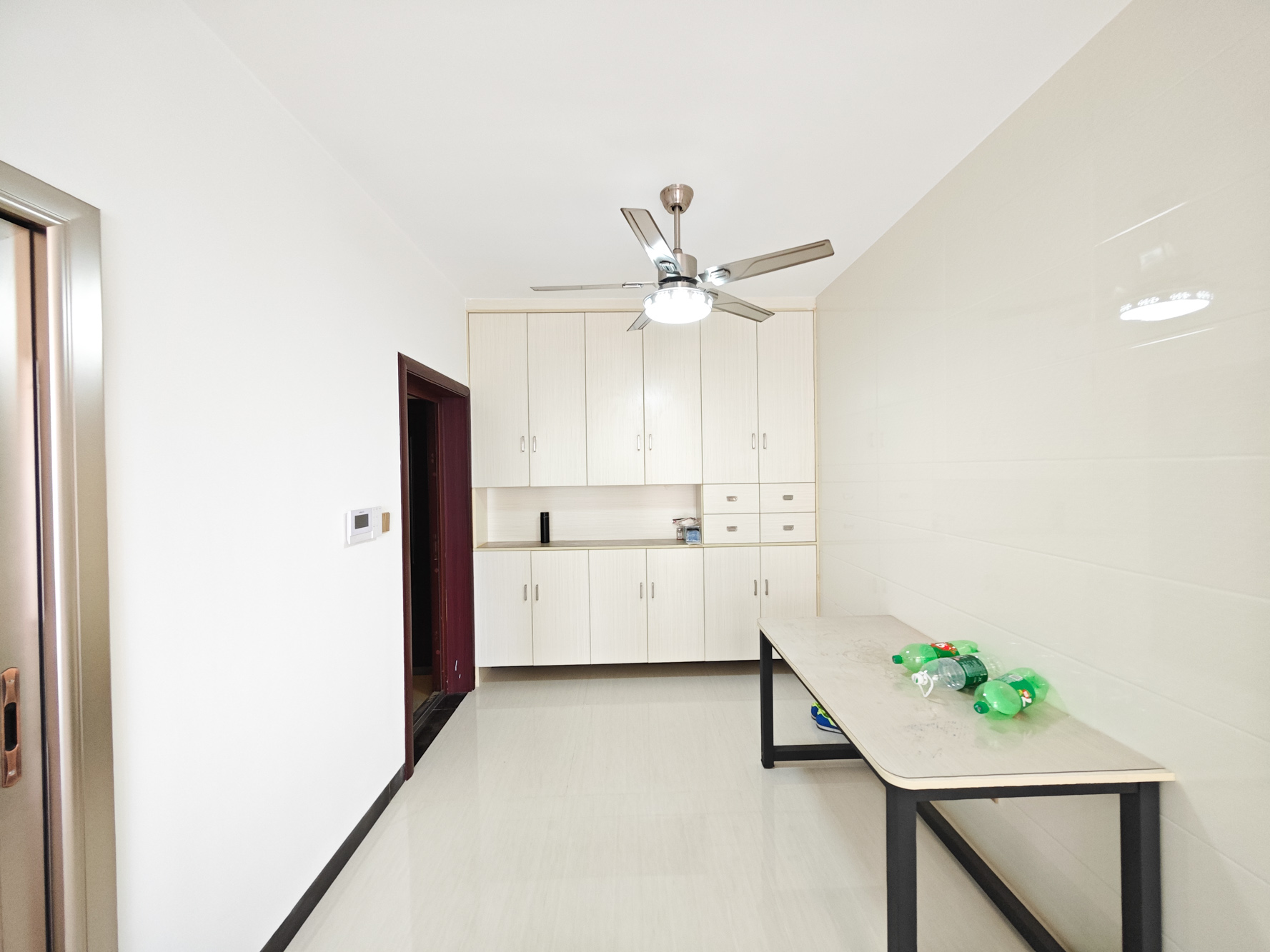 蓝光幸福满庭 3室2厅1卫 82.0万 蓝光幸福满庭 3室2厅1卫 82.0万客厅