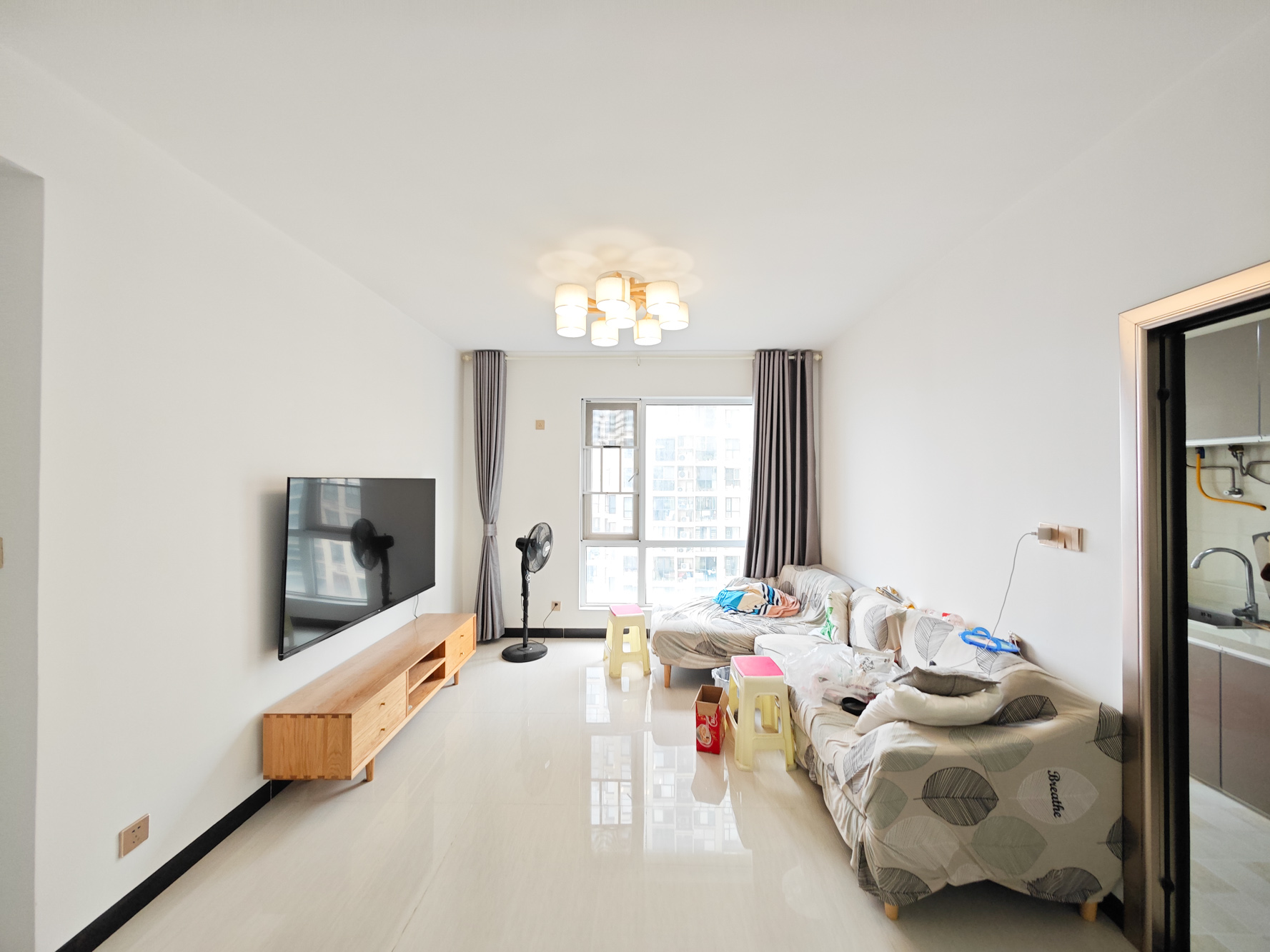 蓝光幸福满庭 3室2厅1卫 82.0万 蓝光幸福满庭 3室2厅1卫 82.0万客厅