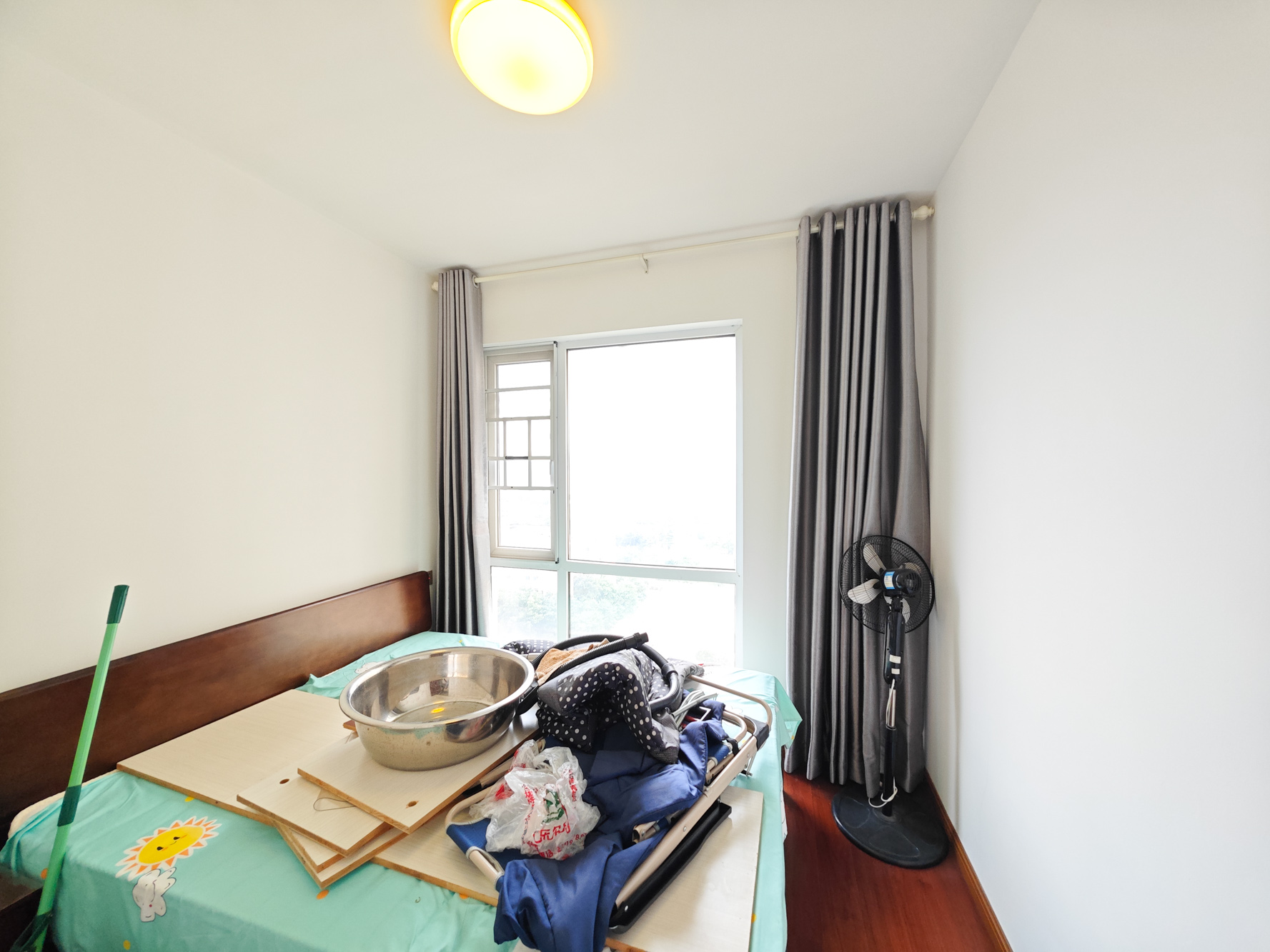 蓝光幸福满庭 3室2厅1卫 82.0万 蓝光幸福满庭 3室2厅1卫 82.0万卧室