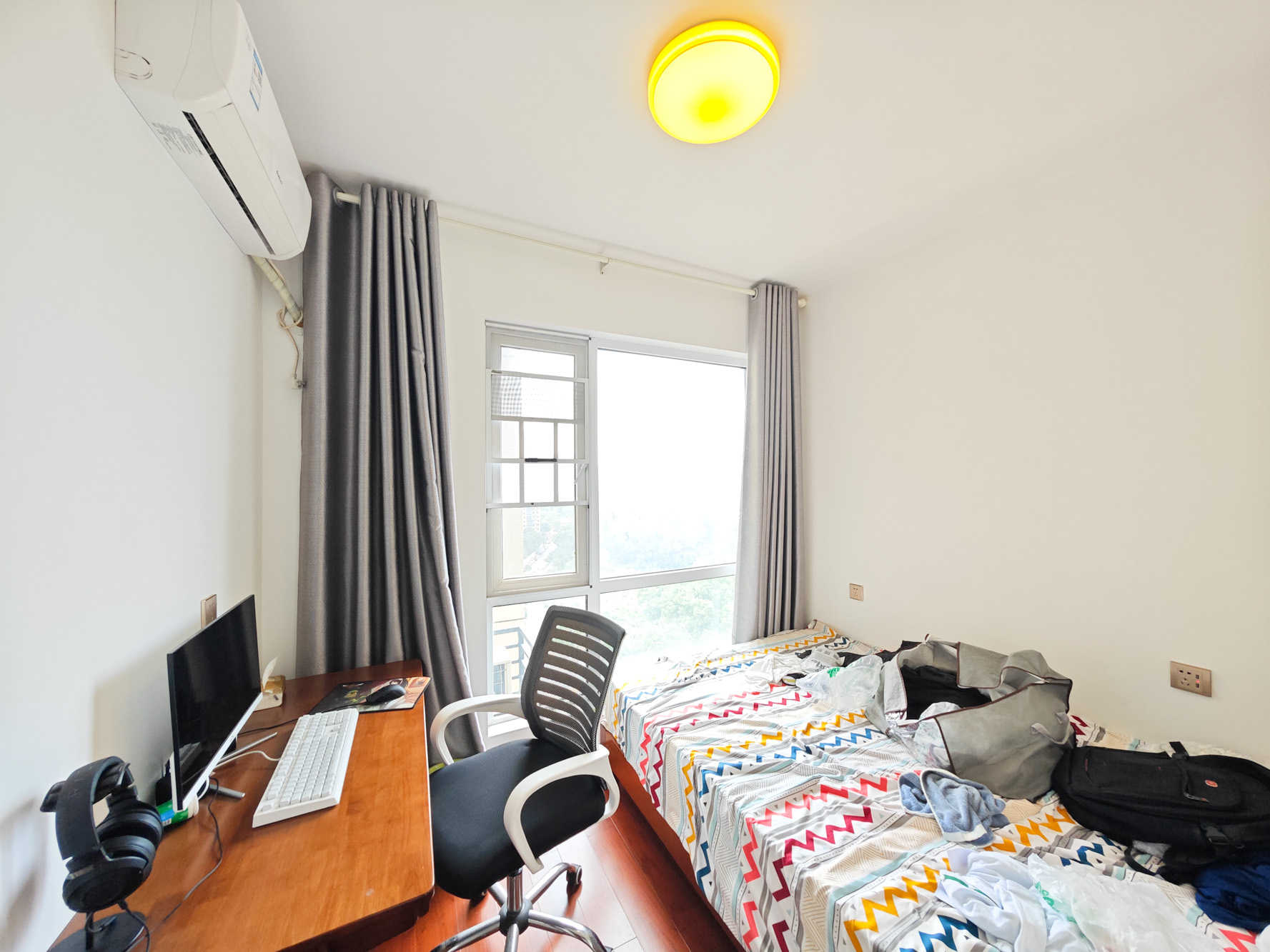 蓝光幸福满庭 3室2厅1卫 82.0万 蓝光幸福满庭 3室2厅1卫 82.0万卧室