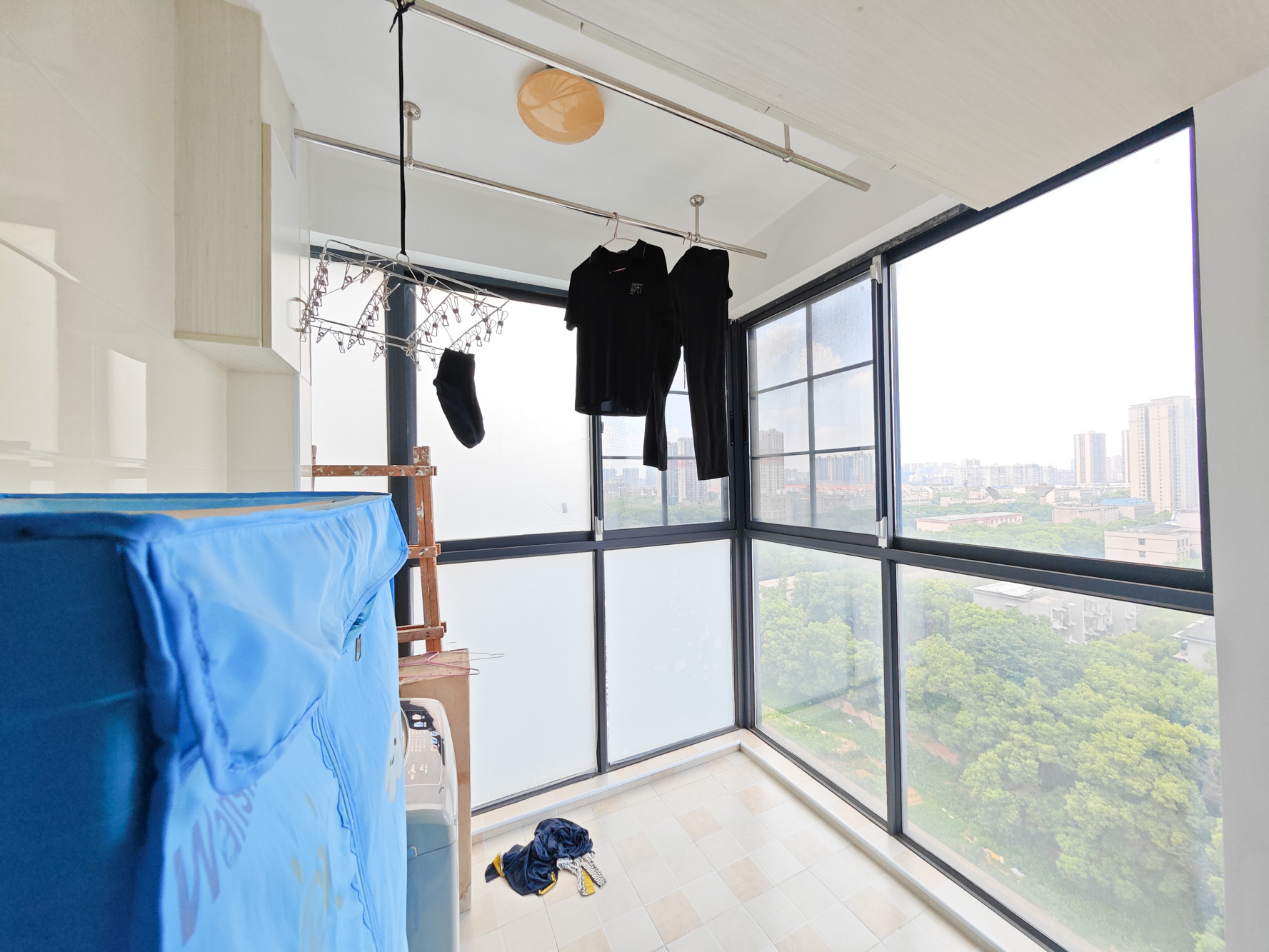 蓝光幸福满庭 3室2厅1卫 82.0万 蓝光幸福满庭 3室2厅1卫 82.0万阳台