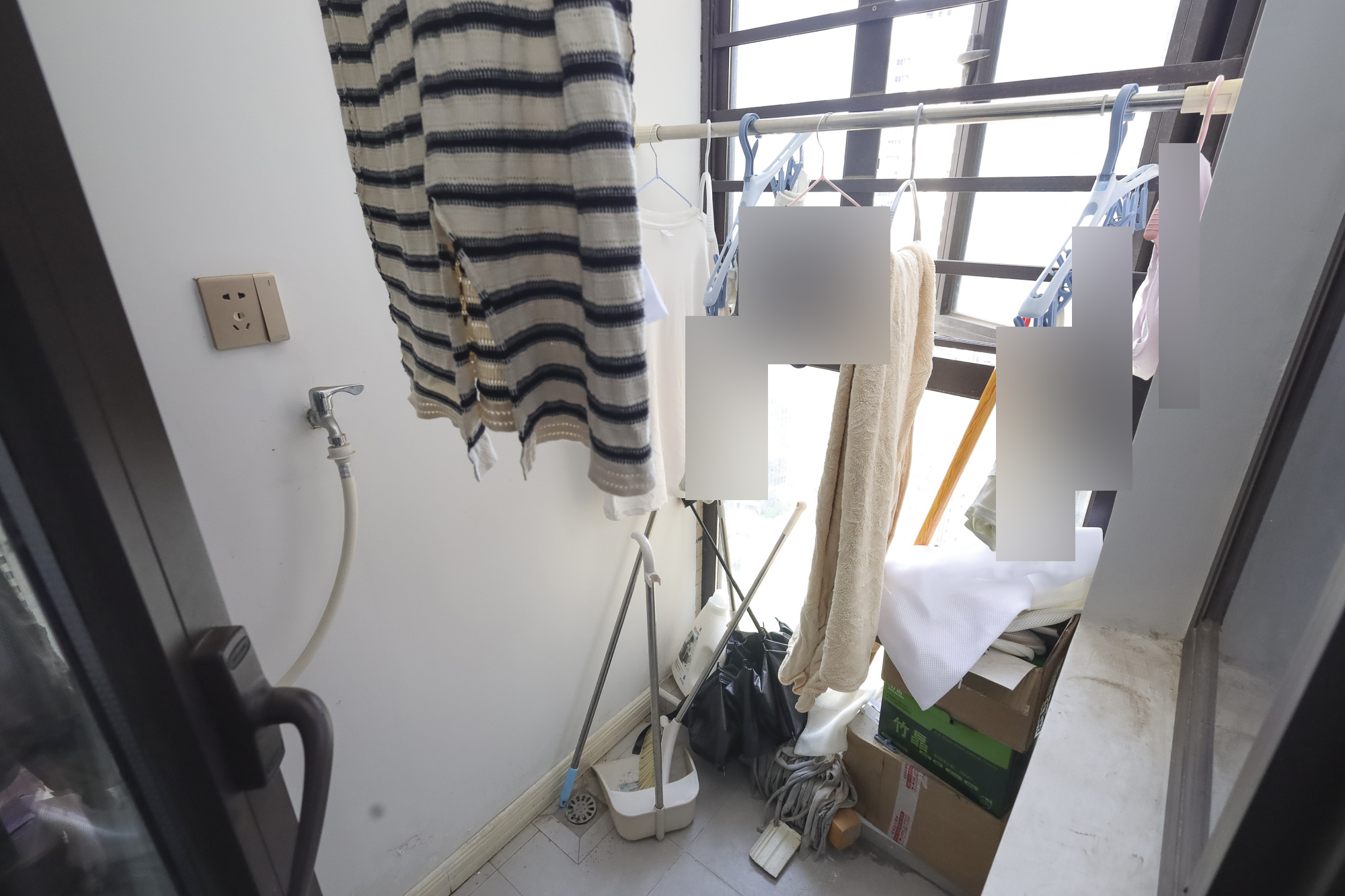保利西海岸B区  4室2厅1卫   265.00万阳台