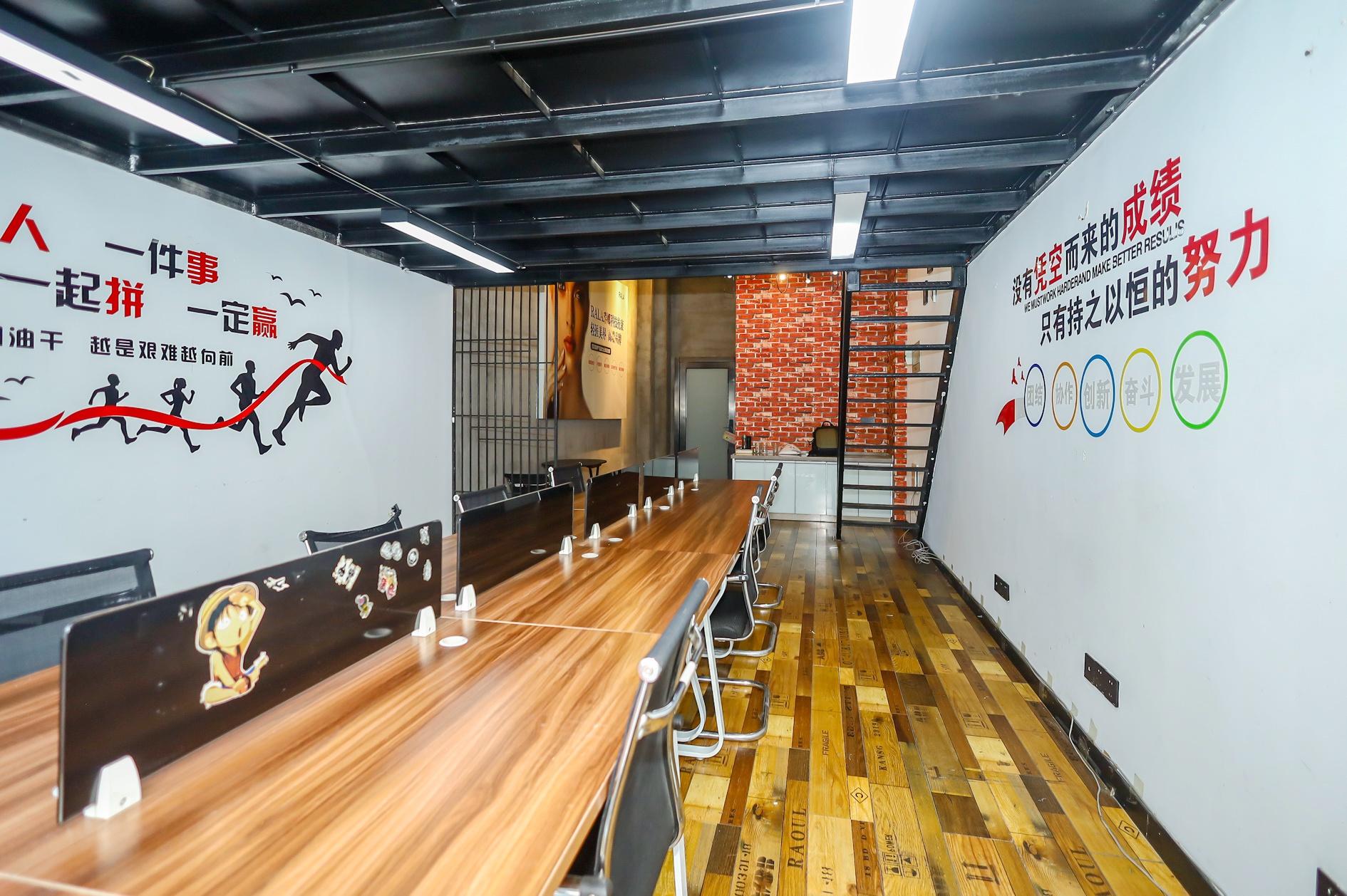 金科时代中心  1室2厅1卫    30.0万 金科时代中心  1室2厅1卫    30.0万客厅