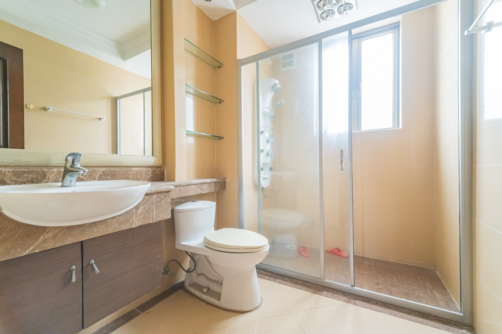 碧桂园威尼斯城 4室2厅2卫 278.00万 碧桂园威尼斯城 4室2厅2卫 278.00万卫生间