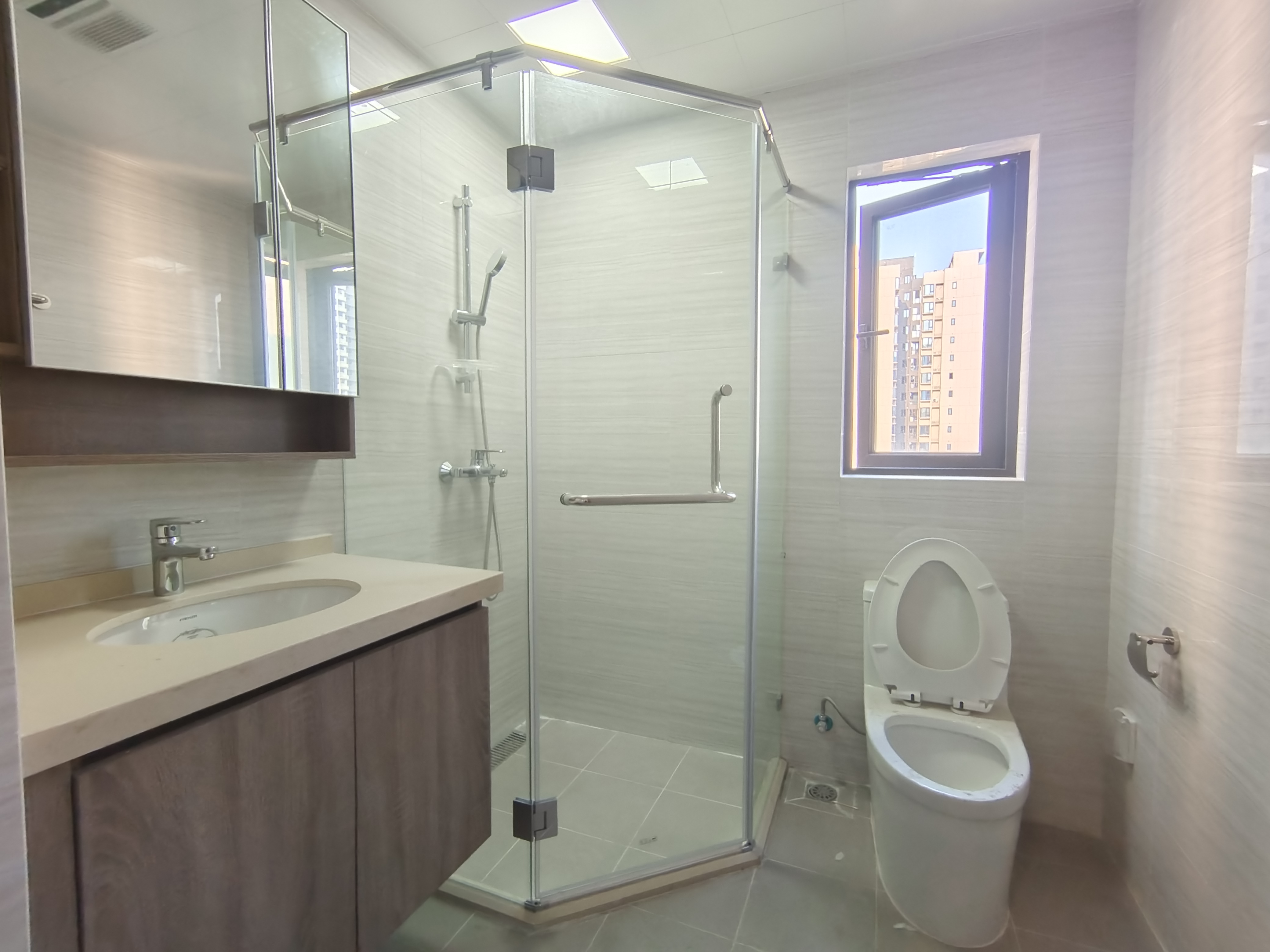 蓝溪谷 4室2厅2卫 75.0万 蓝溪谷 4室2厅2卫 75.0万室内图