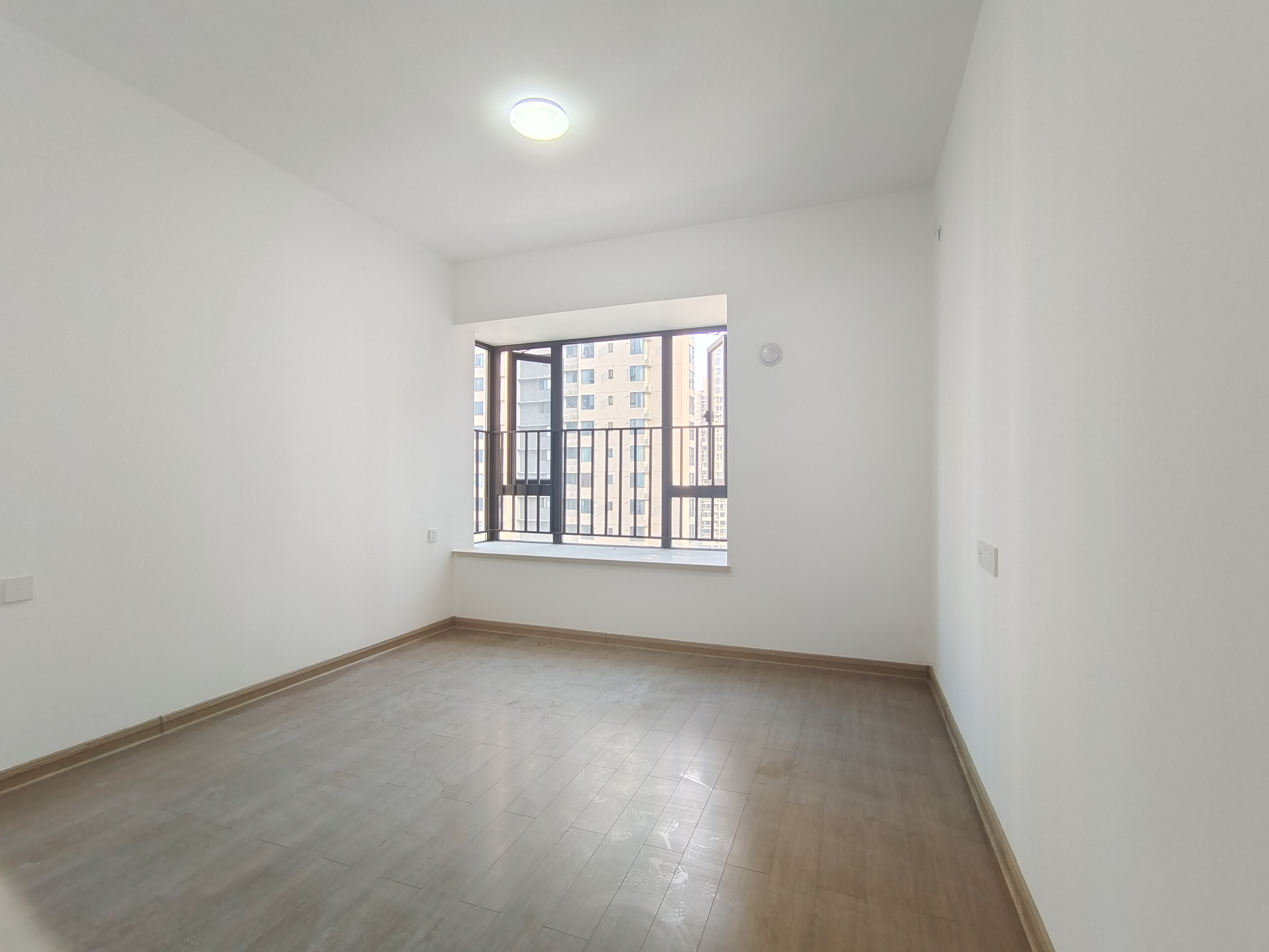 蓝溪谷 4室2厅2卫 75.0万 蓝溪谷 4室2厅2卫 75.0万室内图