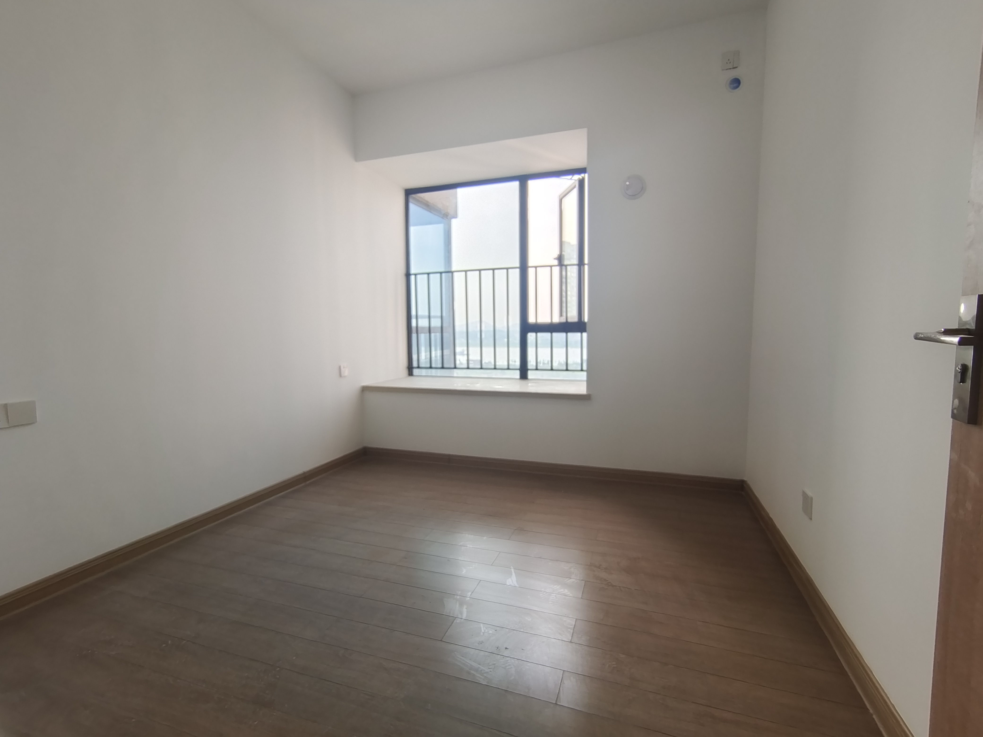 蓝溪谷 4室2厅2卫 75.0万 蓝溪谷 4室2厅2卫 75.0万室内图