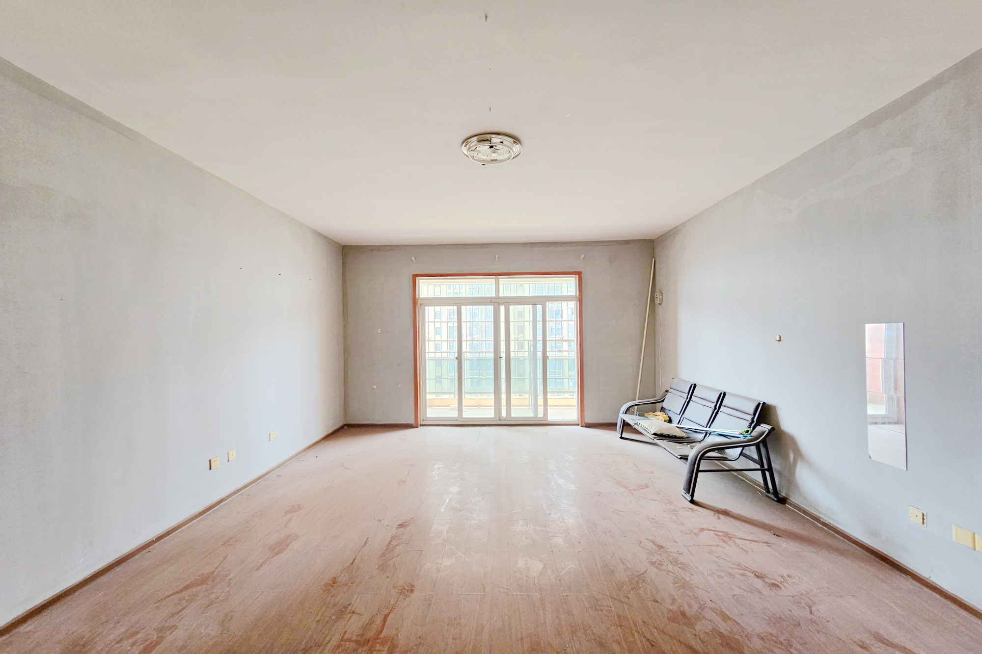 紫薇鑫园  4室2厅2卫    108.0万其他