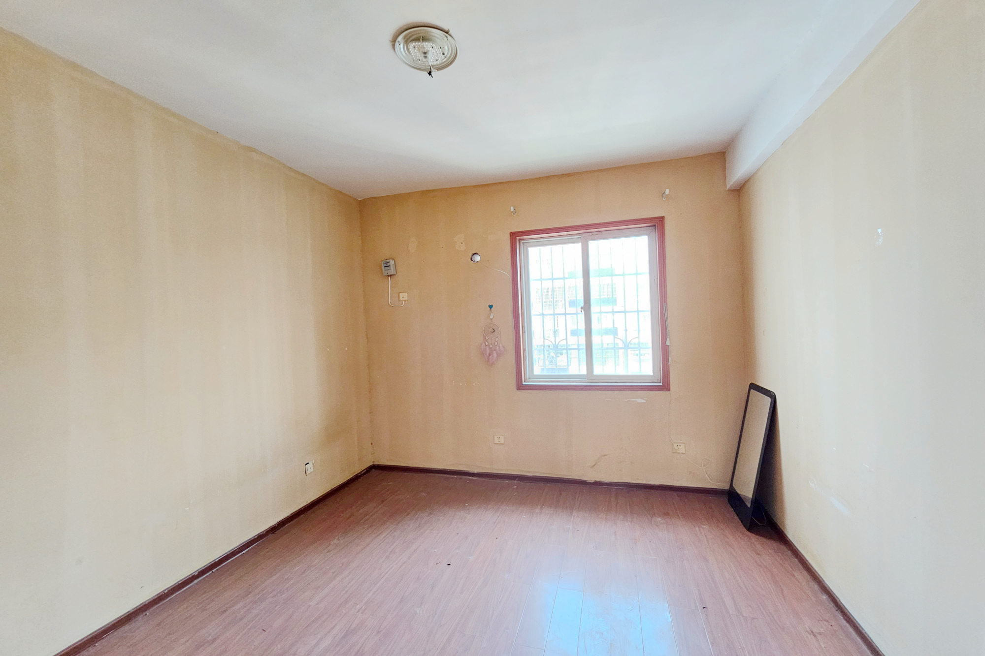 紫薇鑫园  4室2厅2卫    108.0万卧室