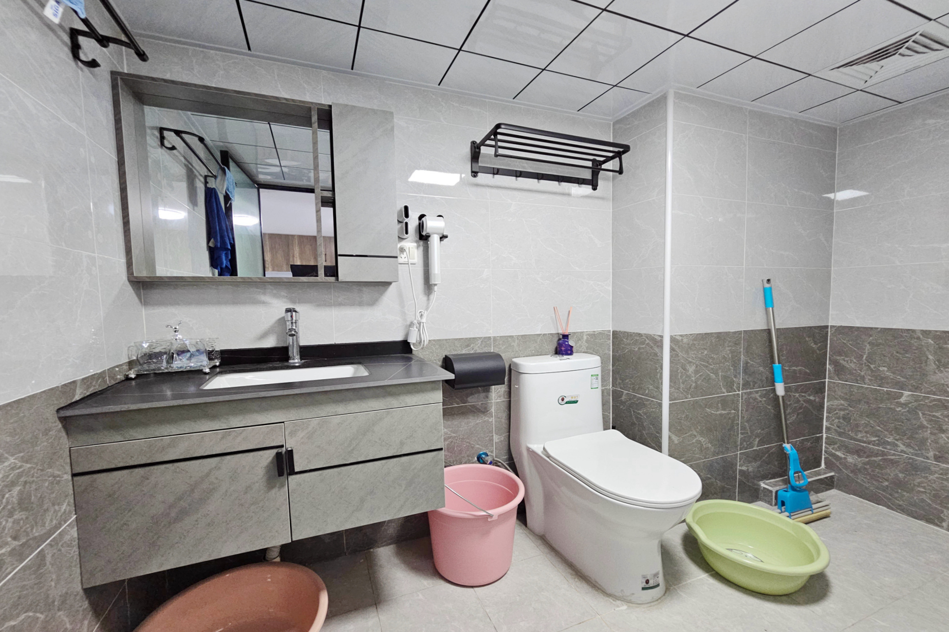 明昇壹城（明昇时代广场）三期  3室2厅2卫    78.0万卫生间