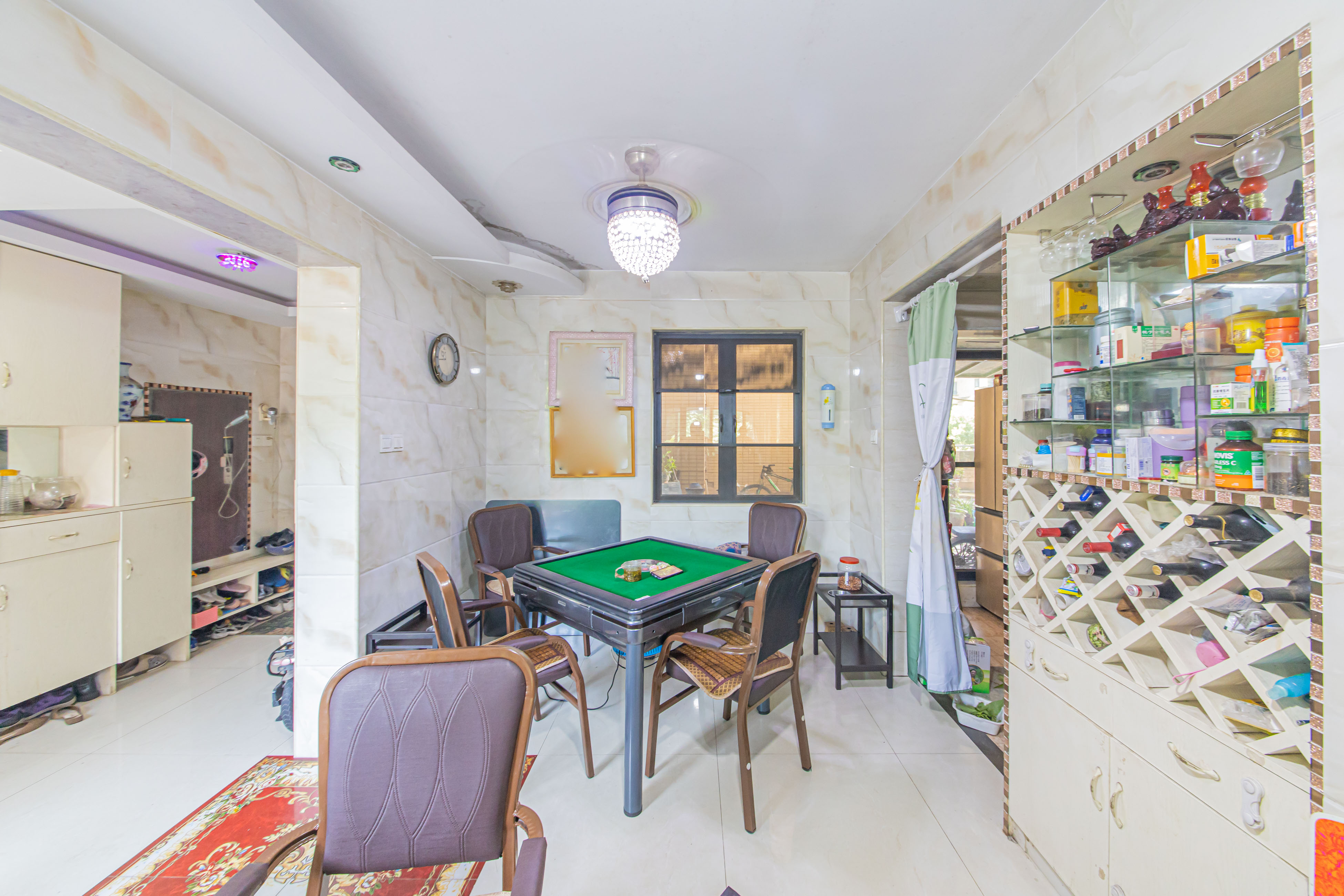 中建芙蓉嘉苑  3室2厅2卫    100.0万客厅