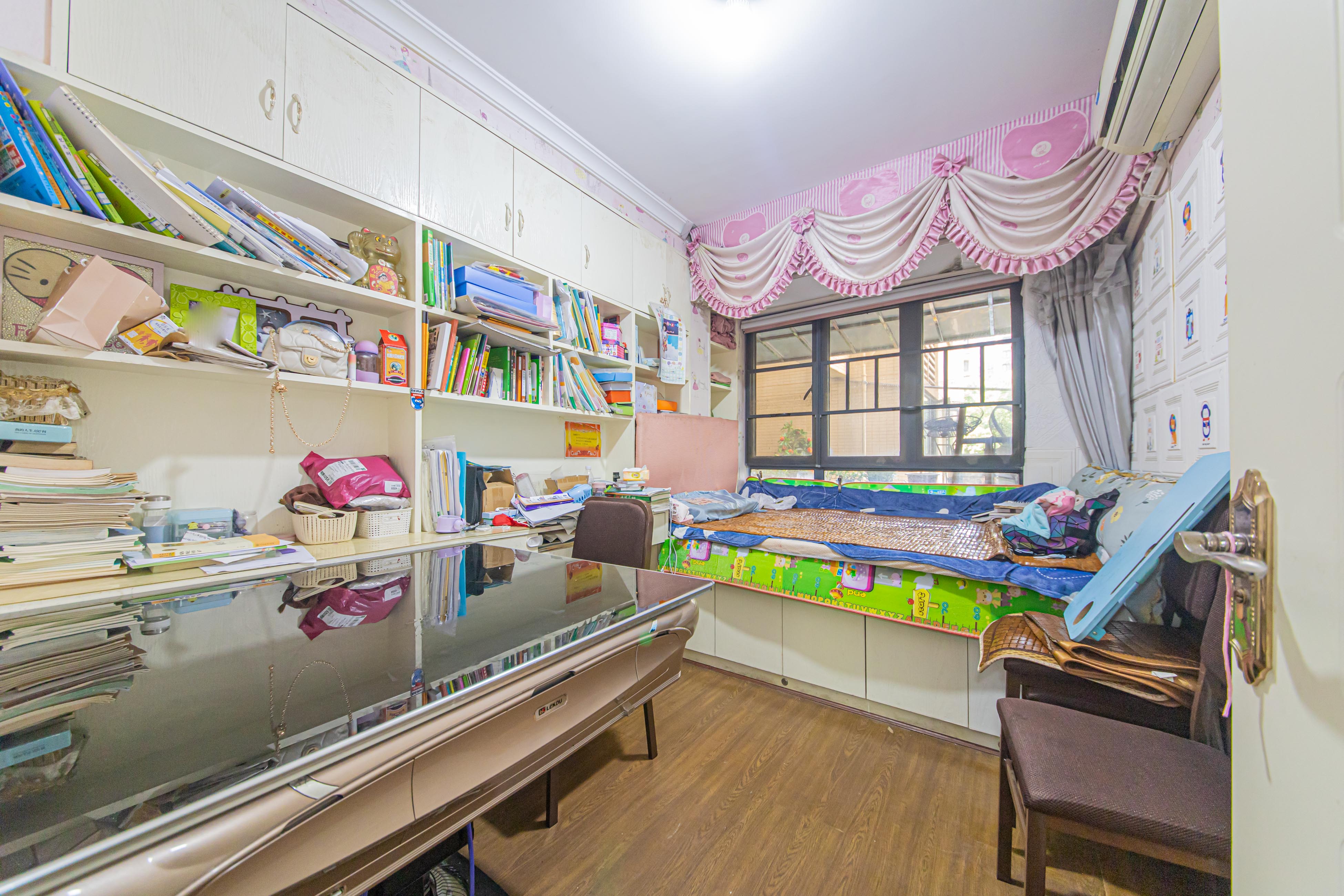 中建芙蓉嘉苑  3室2厅2卫    100.0万卧室