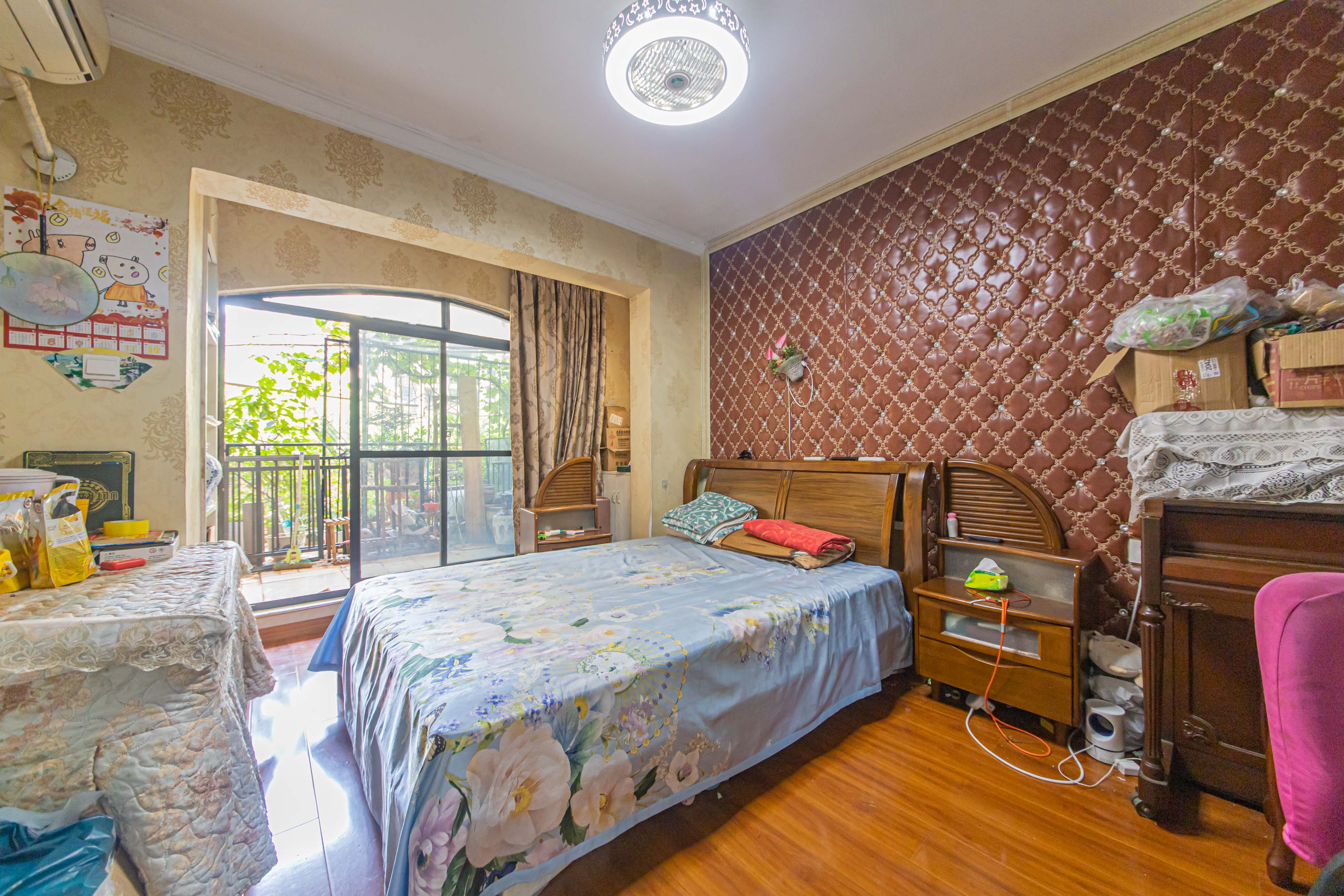 中建芙蓉嘉苑  3室2厅2卫    100.0万卧室