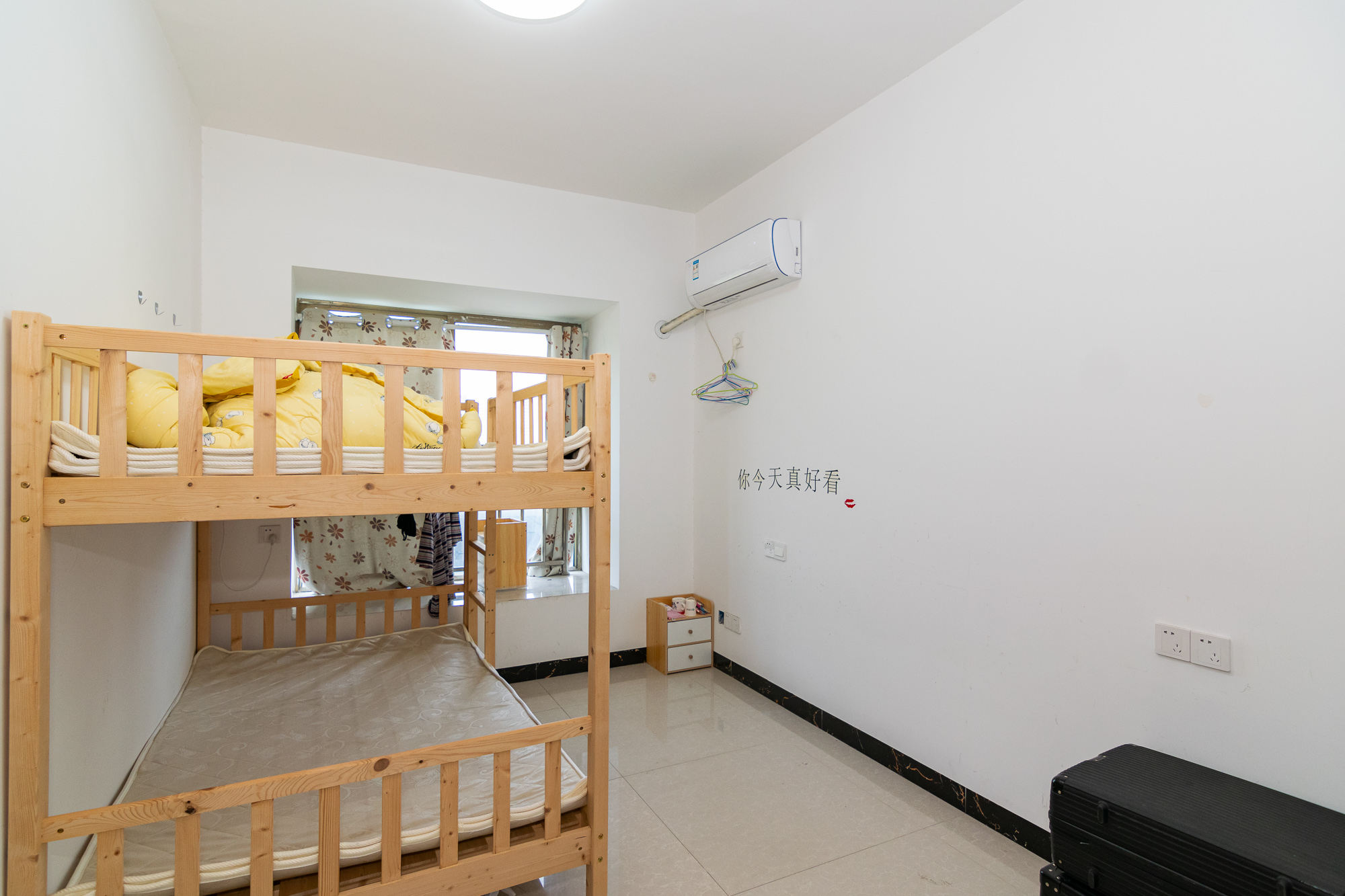 湖南报业文化城（米地亚家园）  4室2厅2卫    107.0万卧室