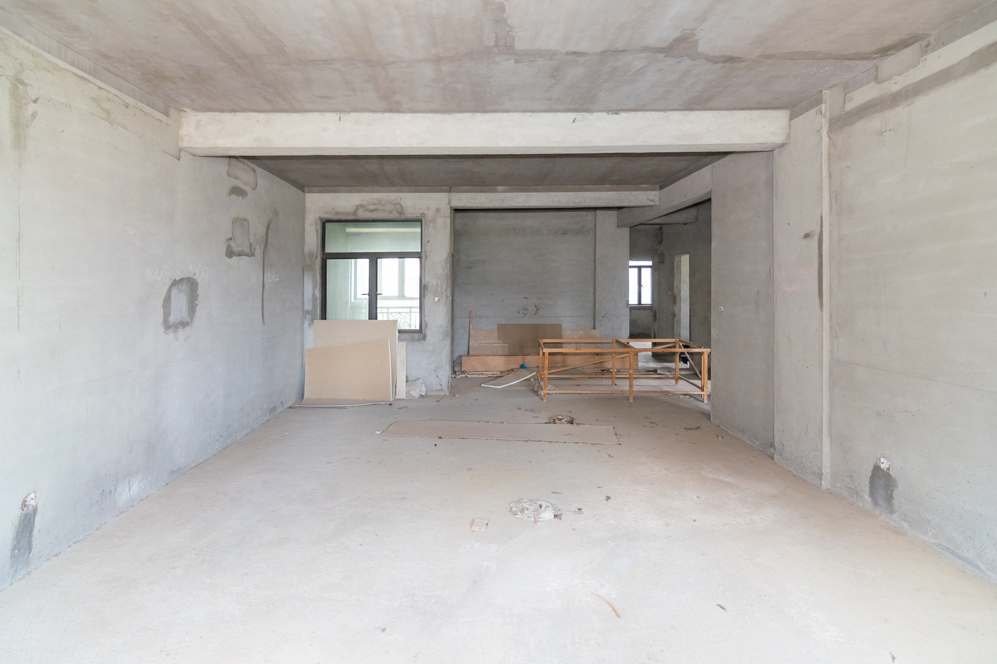 润和紫郡一期  4室2厅2卫    175.0万 润和紫郡一期  4室2厅2卫    175.0万客厅