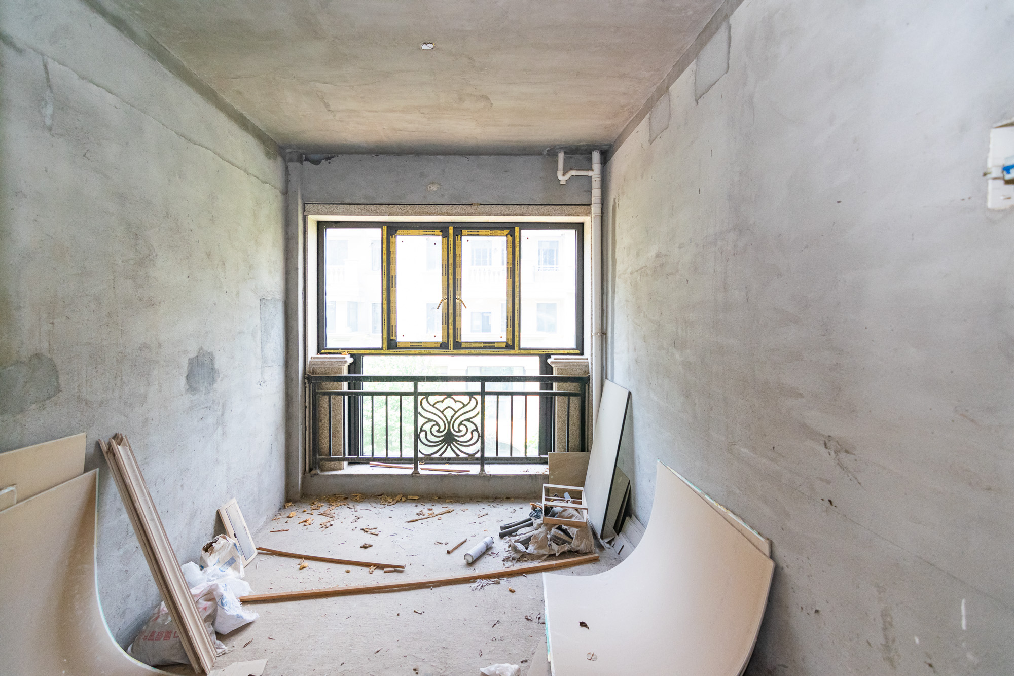 润和紫郡一期  4室2厅2卫    175.0万 润和紫郡一期  4室2厅2卫    175.0万卧室