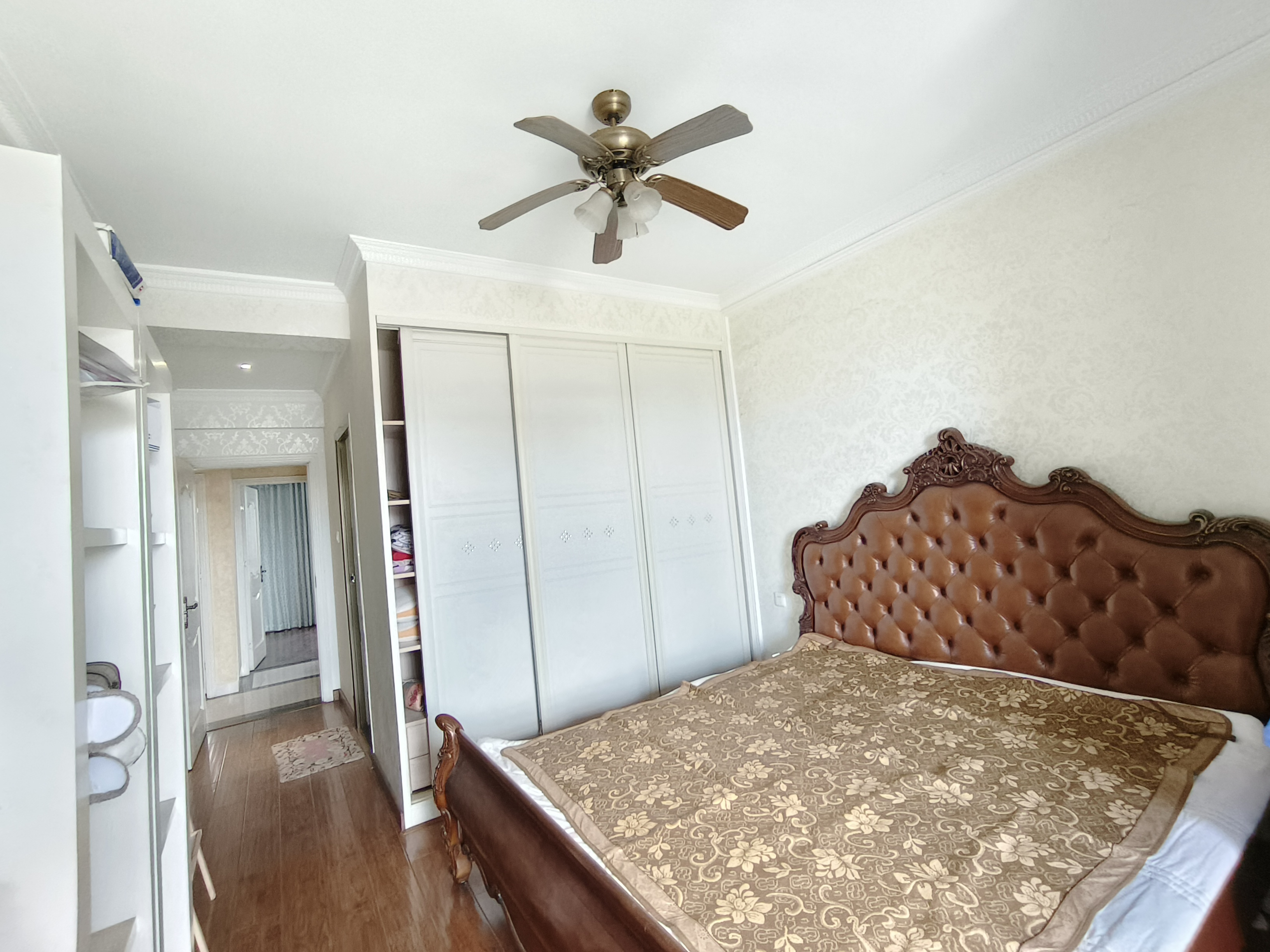 建鑫二期  4室2厅1卫    59.8万 建鑫二期  4室2厅1卫    59.8万客厅