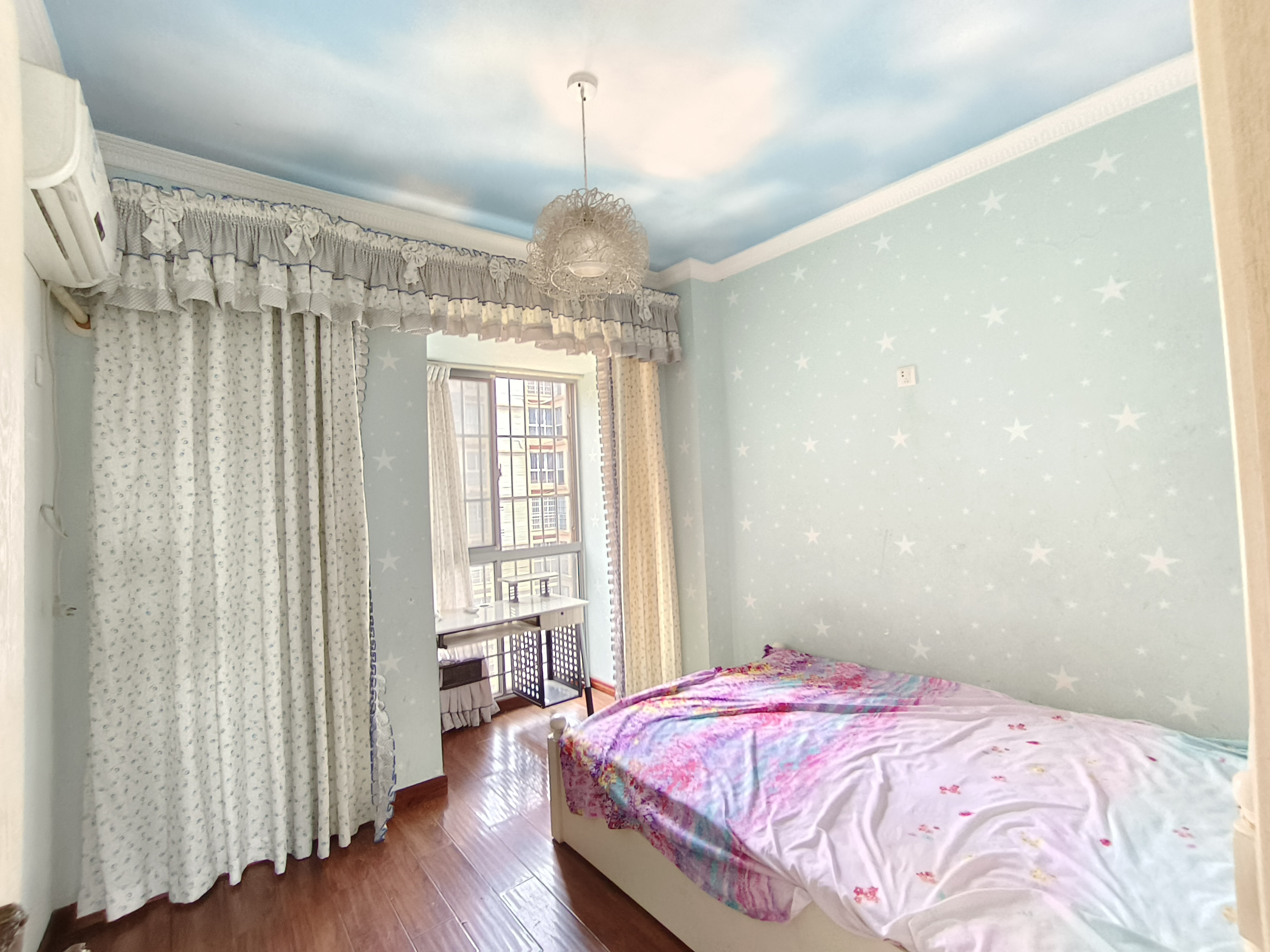 建鑫二期  4室2厅1卫    59.8万 建鑫二期  4室2厅1卫    59.8万客厅