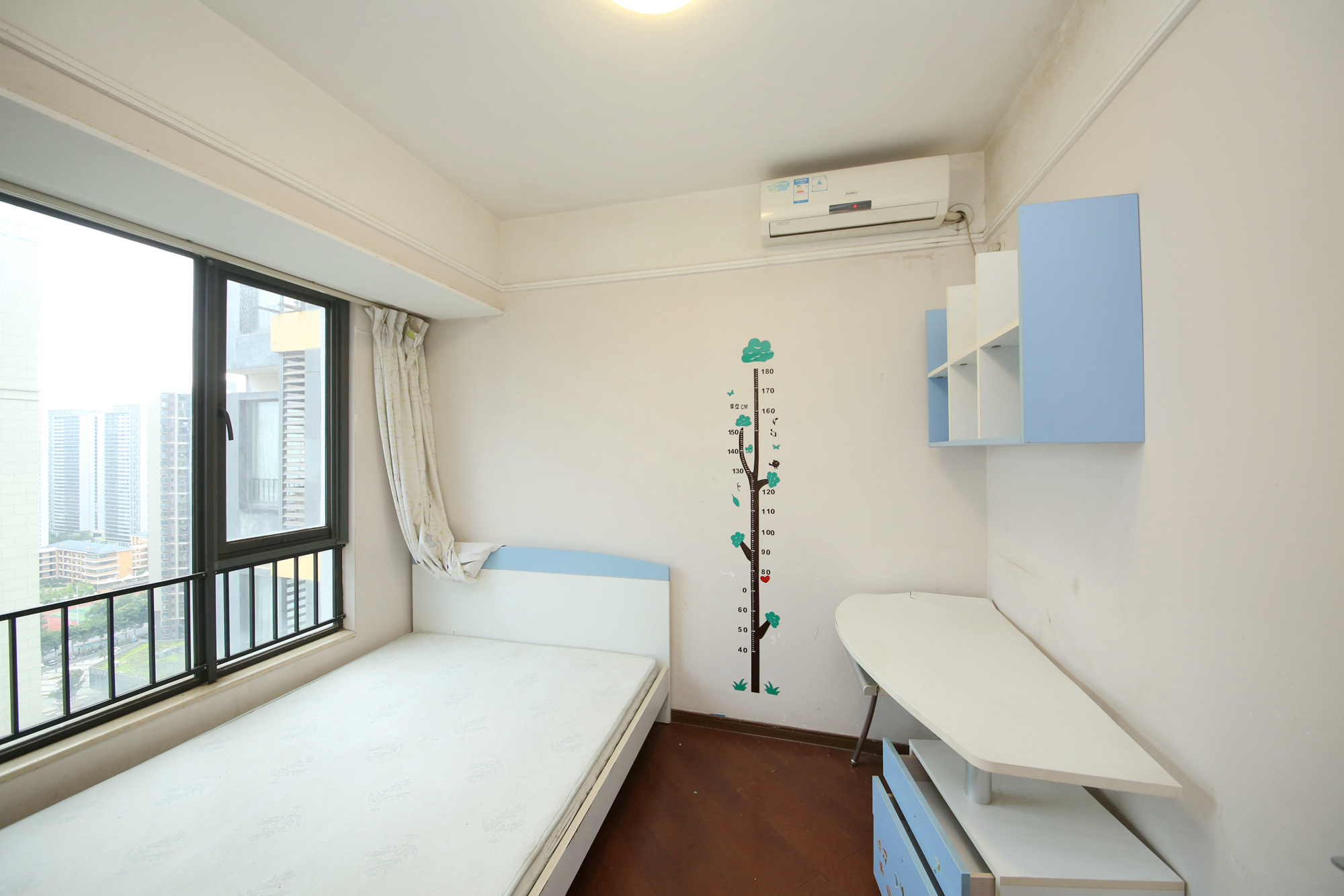 万科金域蓝湾  3室2厅1卫    116.5万卧室