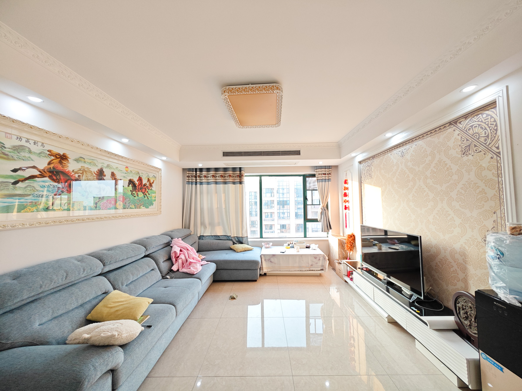 博长山水香颐  4室2厅2卫    93.8万 博长山水香颐  4室2厅2卫    93.8万客厅