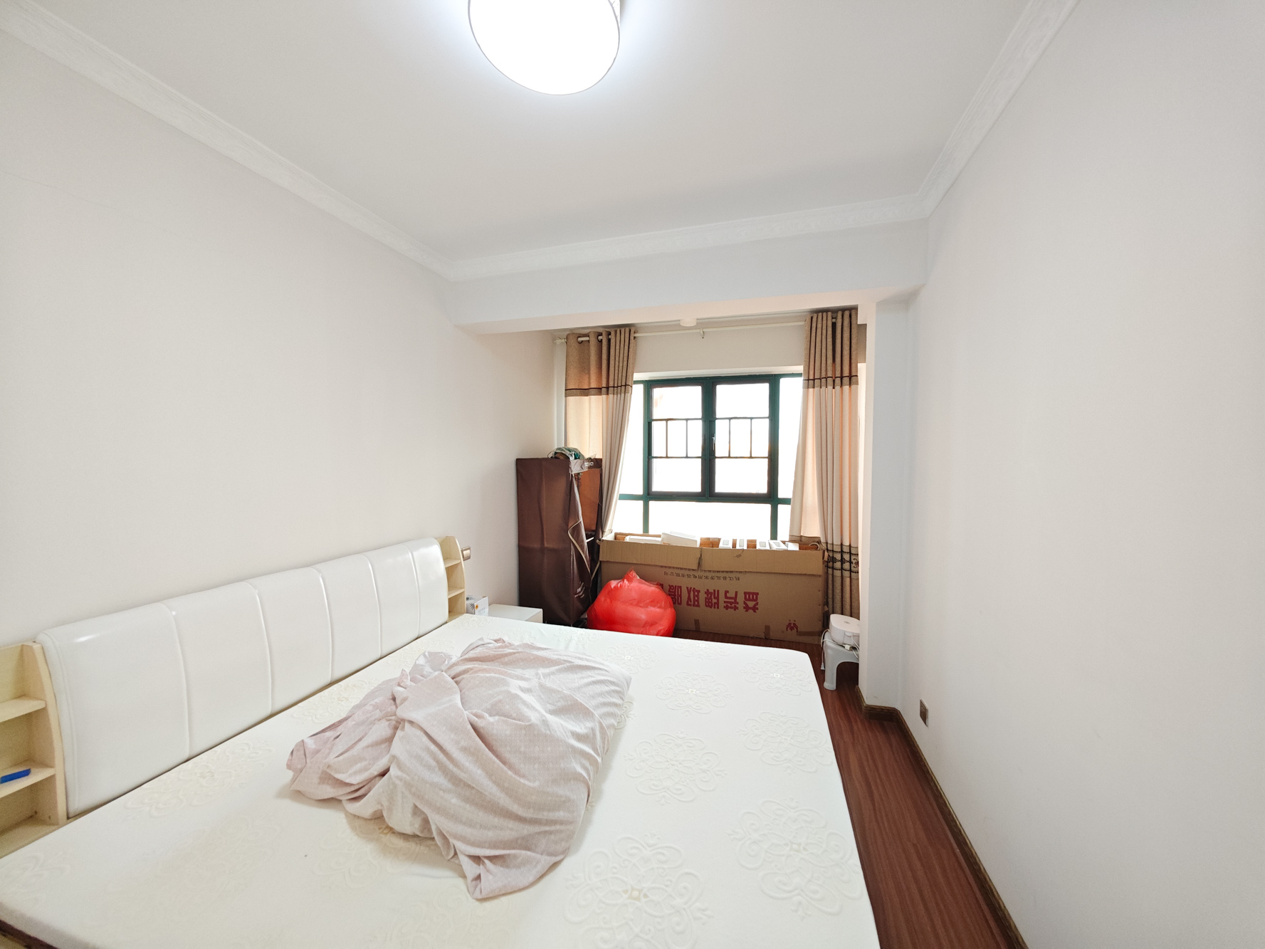 博长山水香颐  4室2厅2卫    93.8万 博长山水香颐  4室2厅2卫    93.8万卧室