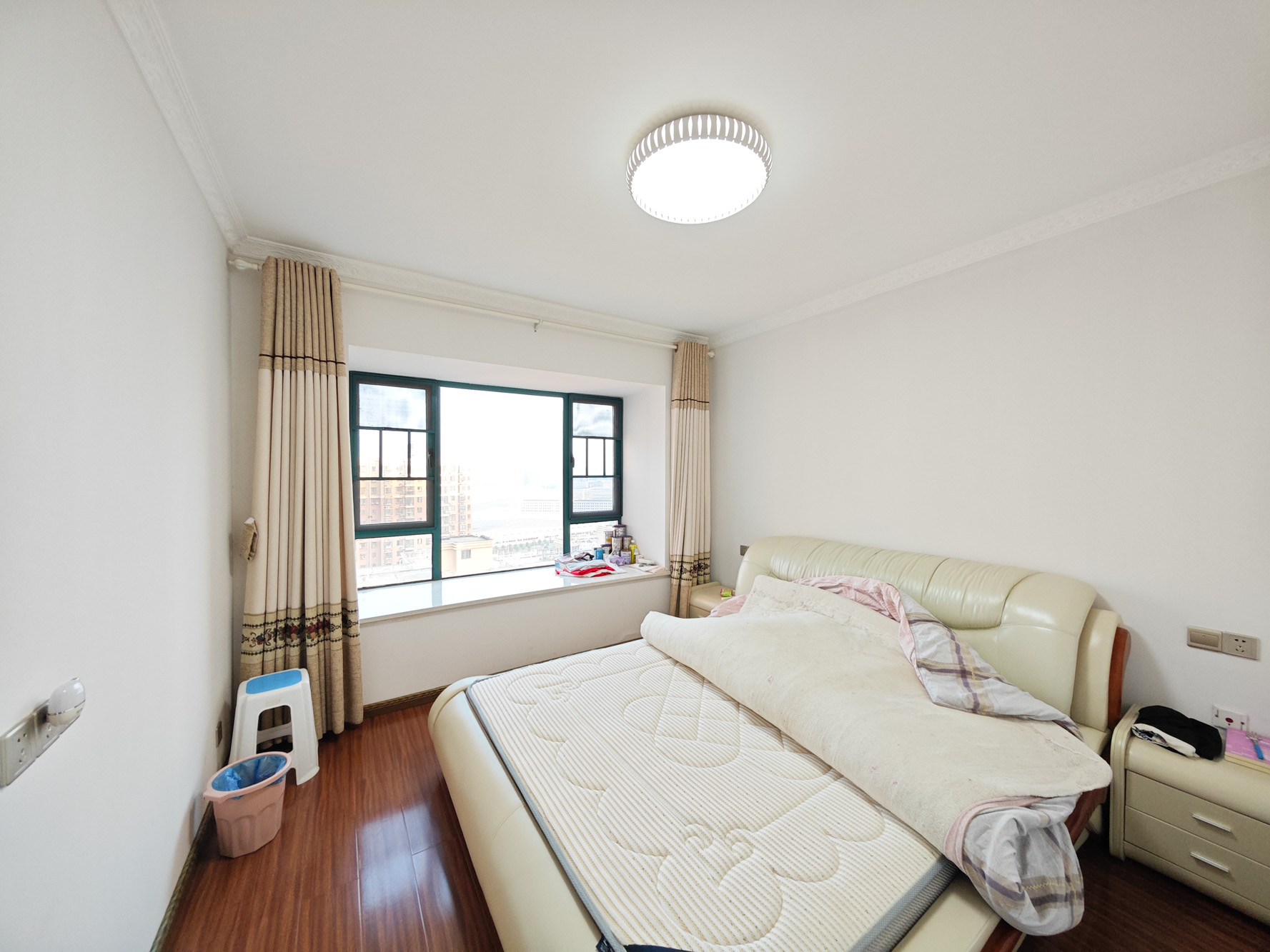 博长山水香颐  4室2厅2卫    93.8万 博长山水香颐  4室2厅2卫    93.8万卧室