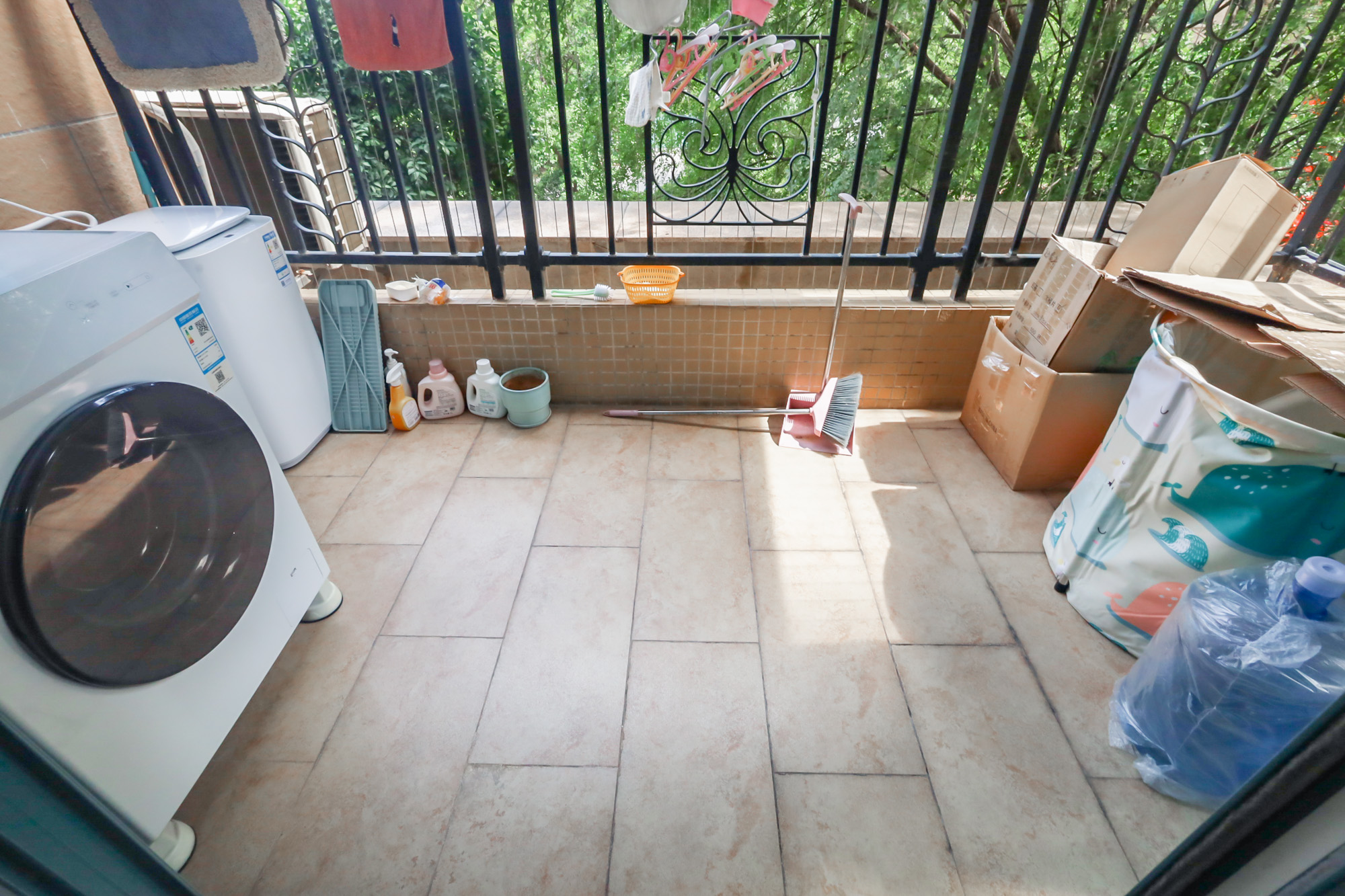 恒大御景湾 3室2厅1卫 108.0万 恒大御景湾 3室2厅1卫 108.0万阳台