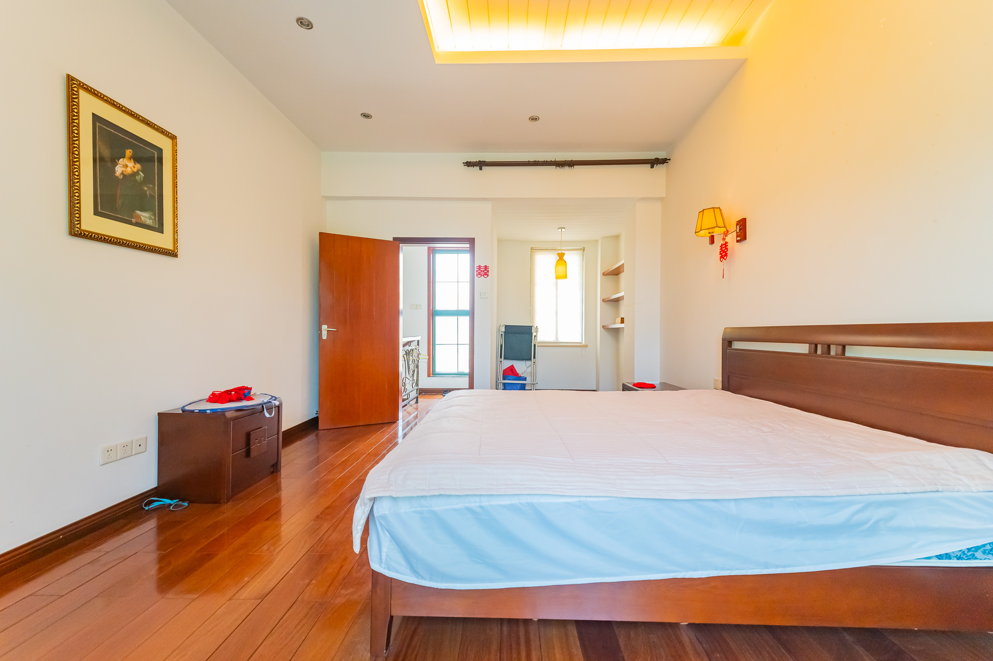 山水芙蓉国际新城  5室2厅3卫    366.8万 山水芙蓉国际新城  5室2厅3卫    366.8万卧室